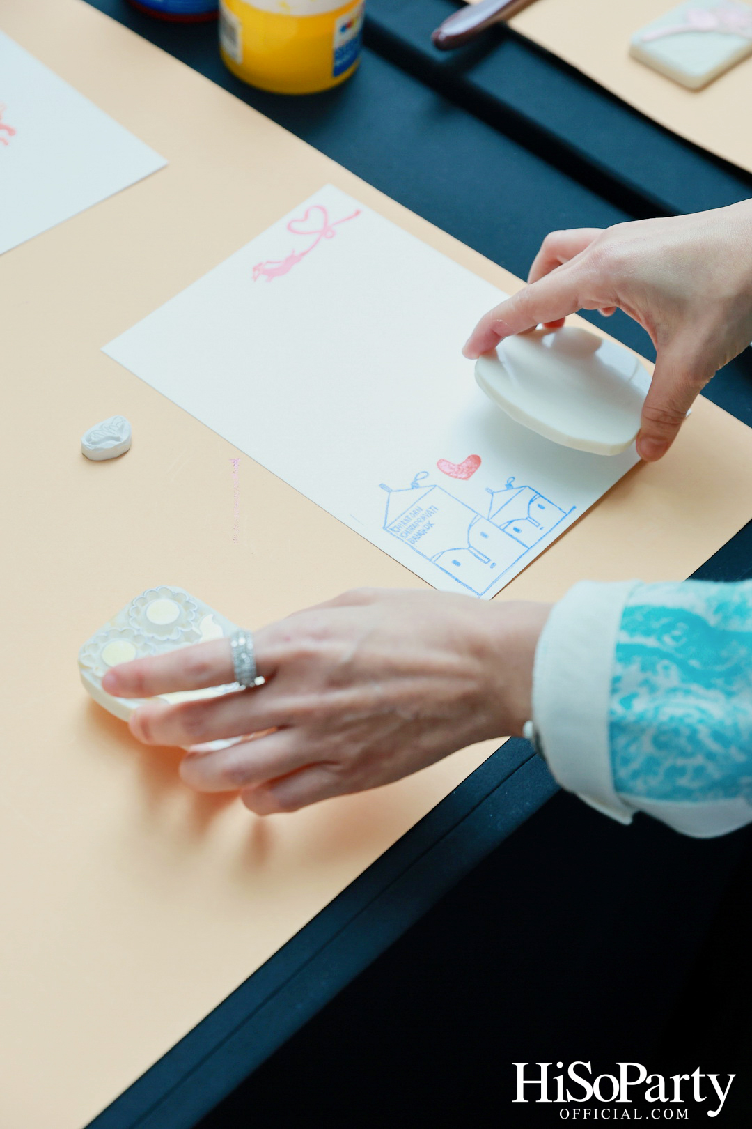 ‘Giving and Happiness’ ปีที่ 10 โดยมูลนิธิรามาธิบดีฯ และ 5 ศิลปิน ร่วมส่งต่อ ‘ความสุขไม่มีที่สิ้นสุด’ ผ่านคอลเลกชันของที่ระลึกสุดสร้างสรรค์