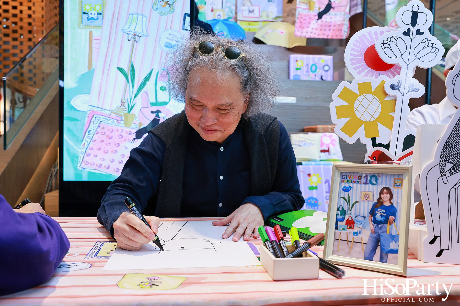 ‘Giving and Happiness’ ปีที่ 10 โดยมูลนิธิรามาธิบดีฯ และ 5 ศิลปิน ร่วมส่งต่อ ‘ความสุขไม่มีที่สิ้นสุด’ ผ่านคอลเลกชันของที่ระลึกสุดสร้างสรรค์