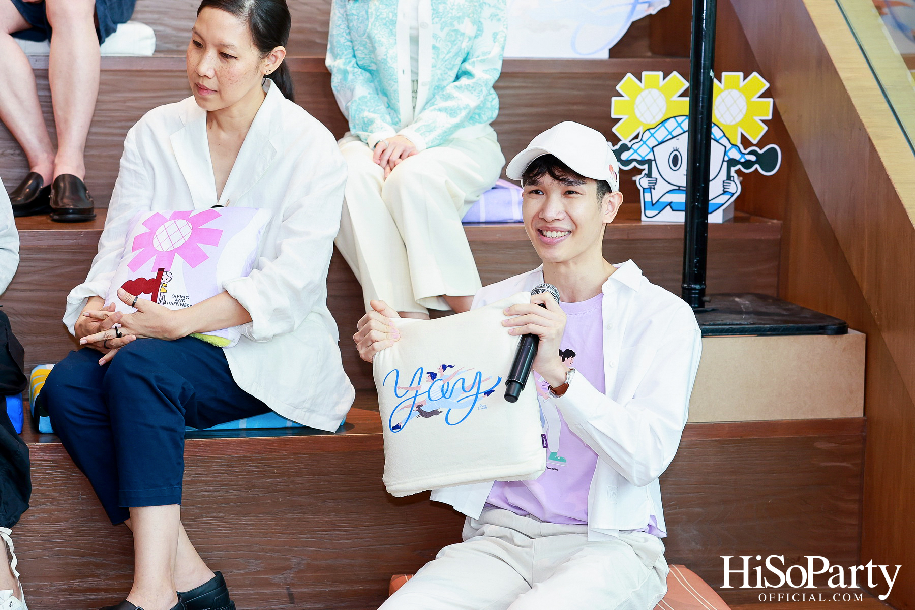 ‘Giving and Happiness’ ปีที่ 10 โดยมูลนิธิรามาธิบดีฯ และ 5 ศิลปิน ร่วมส่งต่อ ‘ความสุขไม่มีที่สิ้นสุด’ ผ่านคอลเลกชันของที่ระลึกสุดสร้างสรรค์