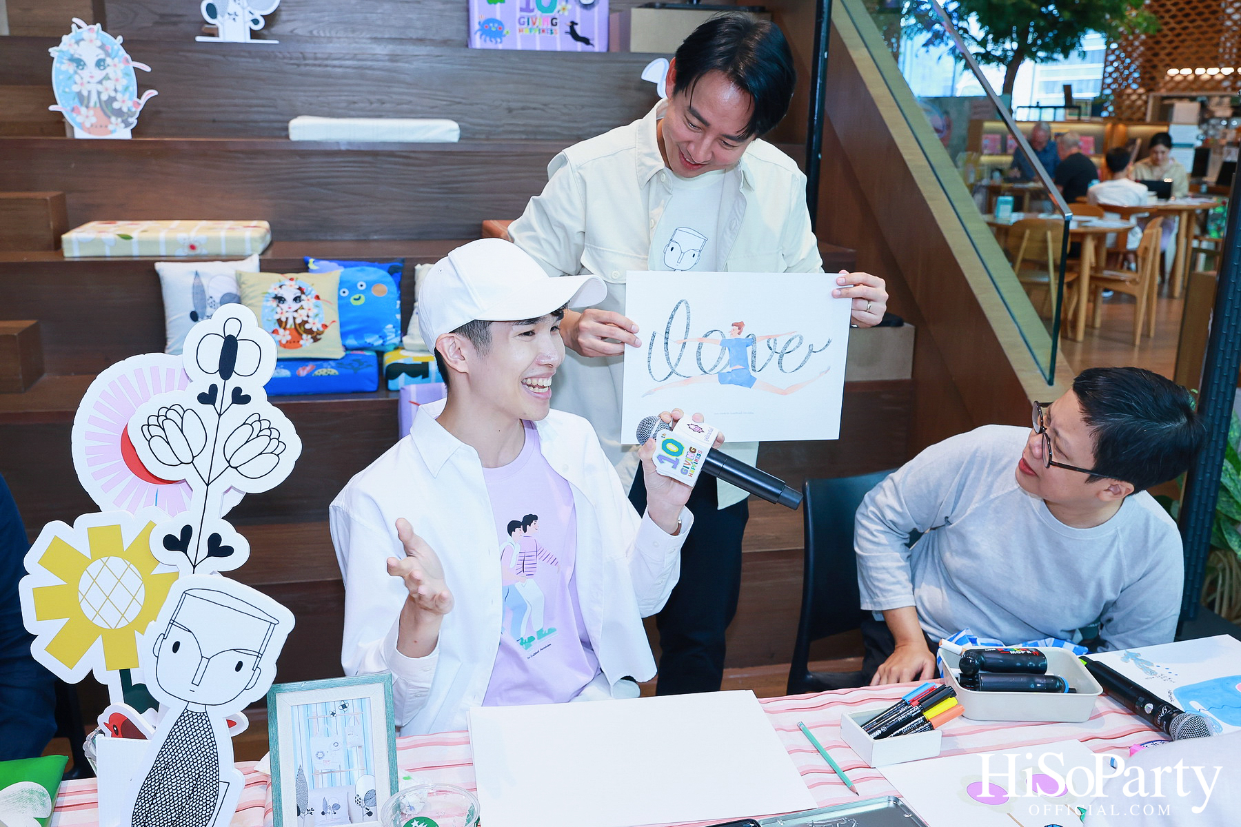 ‘Giving and Happiness’ ปีที่ 10 โดยมูลนิธิรามาธิบดีฯ และ 5 ศิลปิน ร่วมส่งต่อ ‘ความสุขไม่มีที่สิ้นสุด’ ผ่านคอลเลกชันของที่ระลึกสุดสร้างสรรค์