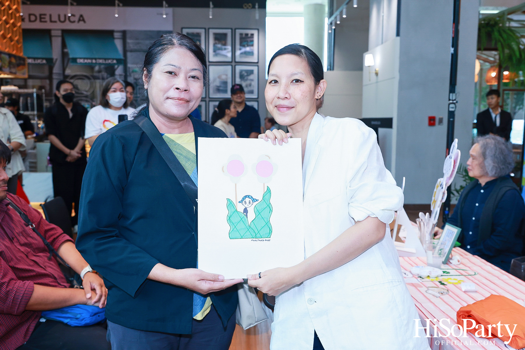 ‘Giving and Happiness’ ปีที่ 10 โดยมูลนิธิรามาธิบดีฯ และ 5 ศิลปิน ร่วมส่งต่อ ‘ความสุขไม่มีที่สิ้นสุด’ ผ่านคอลเลกชันของที่ระลึกสุดสร้างสรรค์