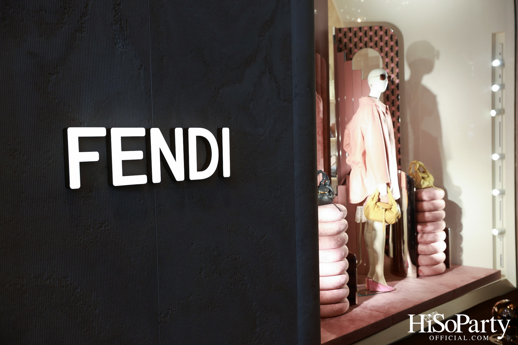 FENDI เปิดบูติกแห่งใหม่ ณ ICONSIAM พร้อมจัดงานค็อกเทลปาร์ตี้สุดเอ็กซ์คลูซีฟ เปิดตัวคอลเลกชัน Fall/Winter 2025-26 ครั้งแรกในไทย