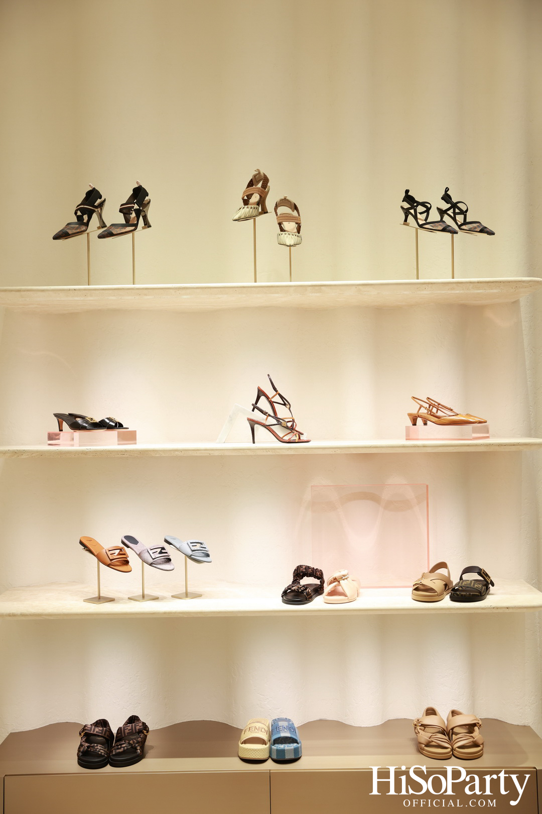 FENDI เปิดบูติกแห่งใหม่ ณ ICONSIAM พร้อมจัดงานค็อกเทลปาร์ตี้สุดเอ็กซ์คลูซีฟ เปิดตัวคอลเลกชัน Fall/Winter 2025-26 ครั้งแรกในไทย