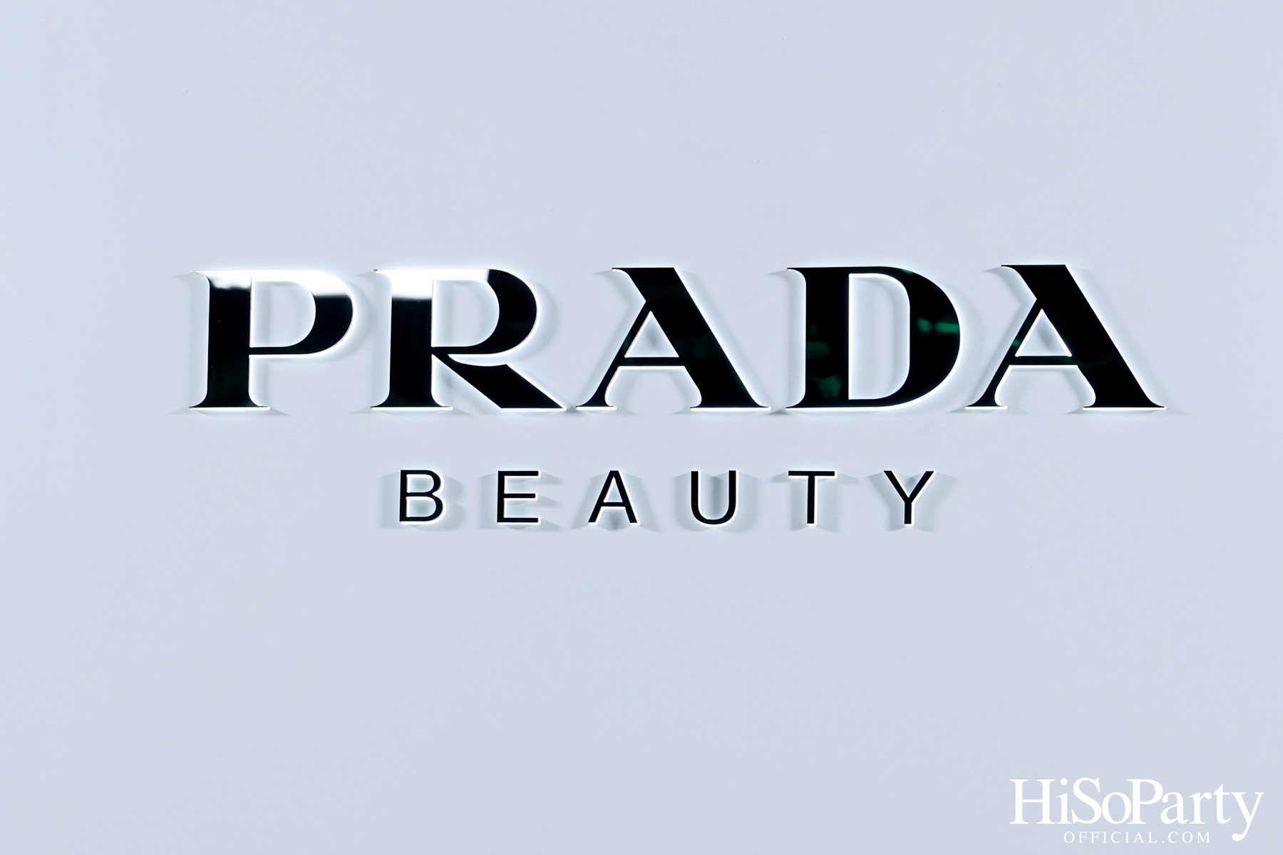 PRADA BEAUTY เปิดตัว Pradascope Mascara และ Reveal Mesh Cushion พร้อมจัดมาสเตอร์คลาสสุดเอ็กซ์คลูซีฟ ณ One Bangkok
