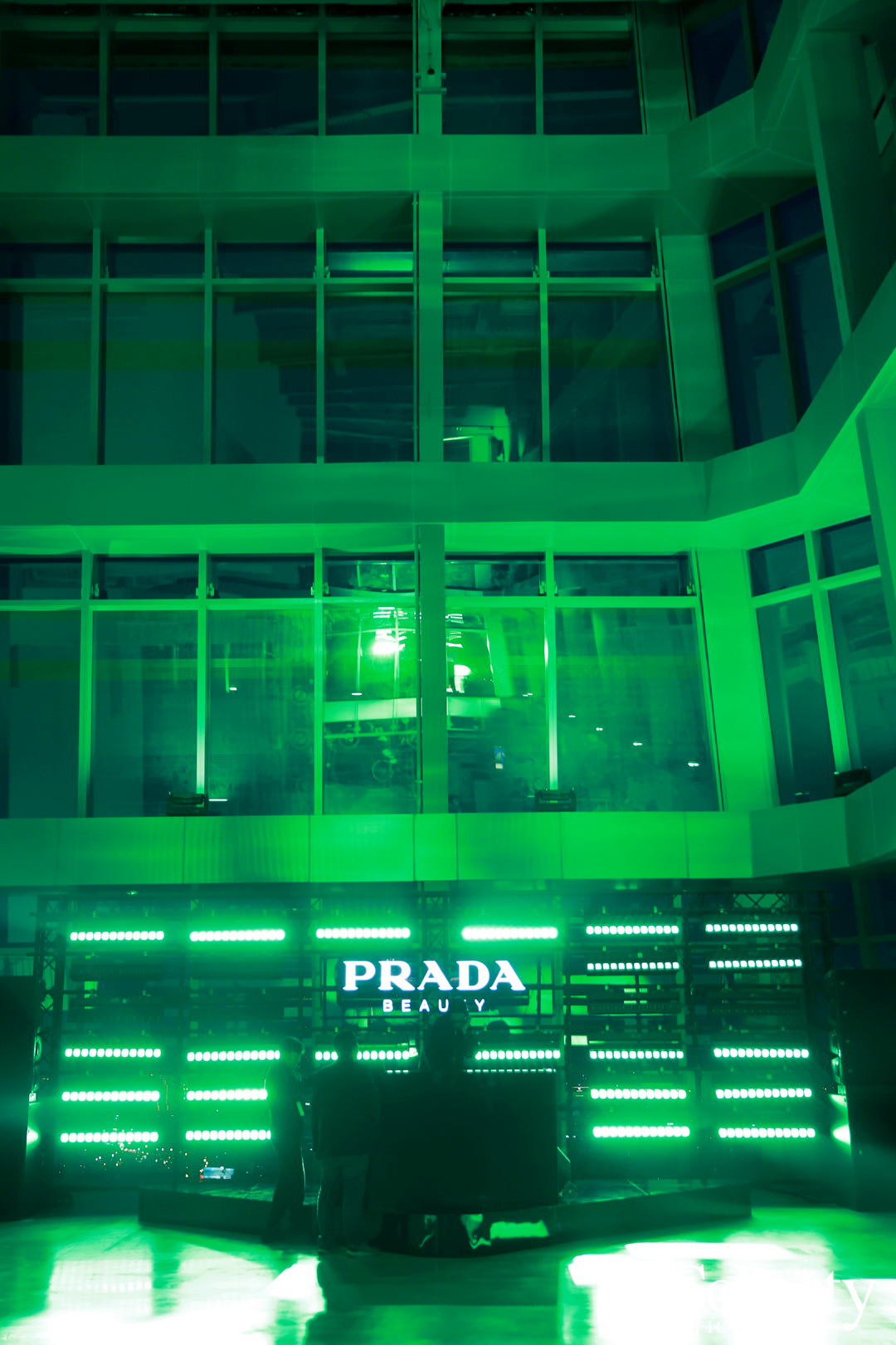 PRADA BEAUTY เปิดตัว Pradascope Mascara และ Reveal Mesh Cushion พร้อมจัดมาสเตอร์คลาสสุดเอ็กซ์คลูซีฟ ณ One Bangkok