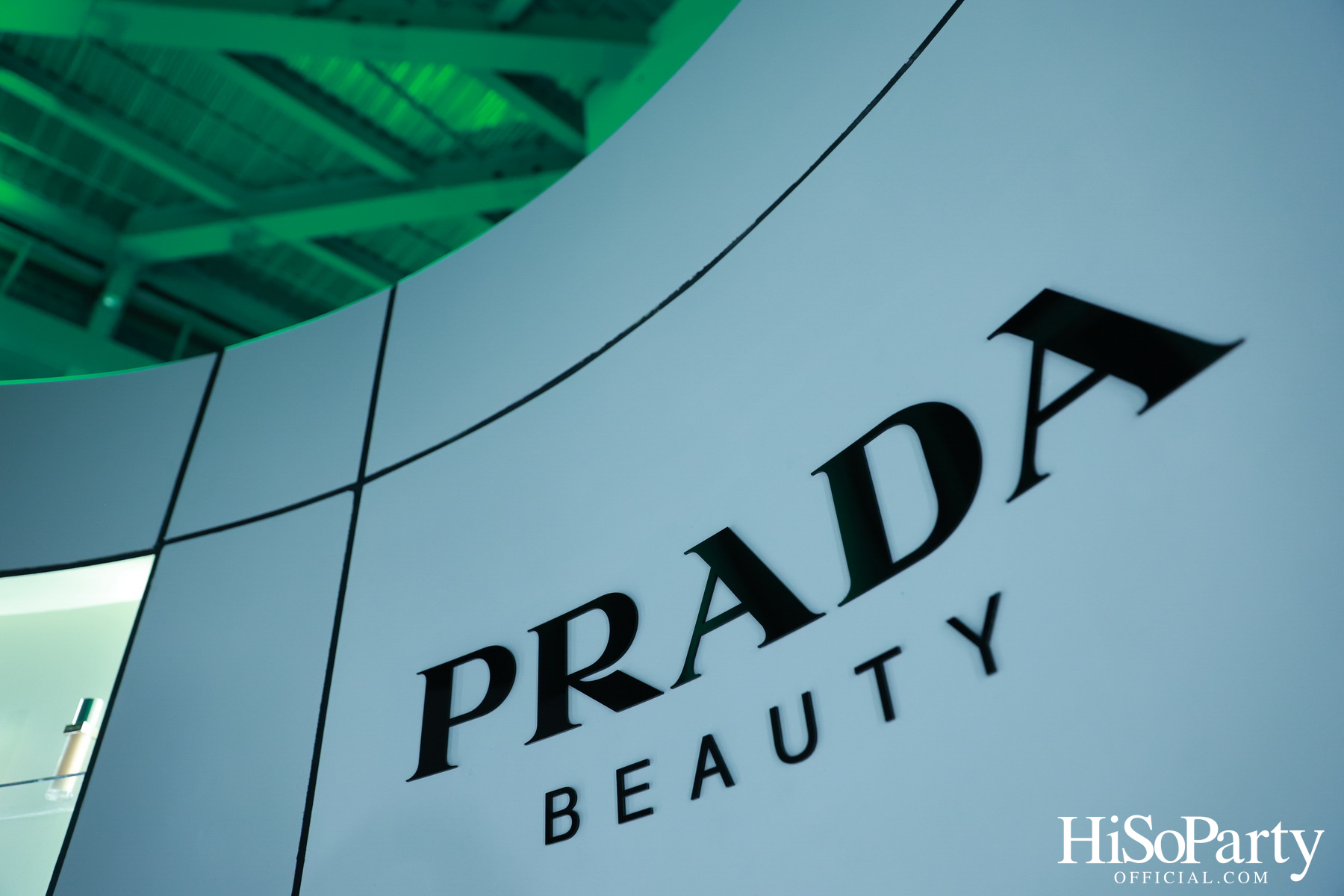 PRADA BEAUTY เปิดตัว Pradascope Mascara และ Reveal Mesh Cushion พร้อมจัดมาสเตอร์คลาสสุดเอ็กซ์คลูซีฟ ณ One Bangkok