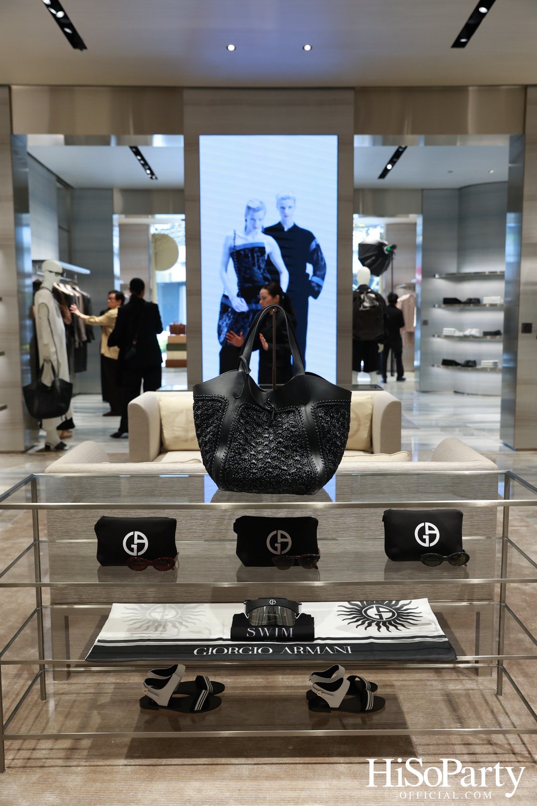 Giorgio Armani เปิดตัวบูติกใหม่ ณ ศูนย์การค้าเอ็มโพเรียม ใจกลางกรุงเทพฯ