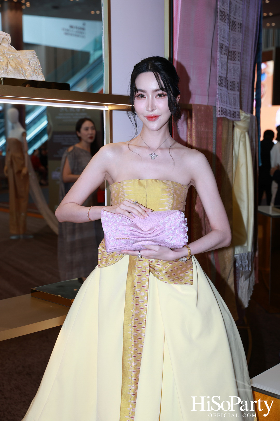 SIRIVANNAVARI ร่วมกับ ICONCRAFT เปิดตัวคอลเลกชันกระเป๋าผ้าไทย ‘S’CRAFT: Craftsmanship 2025