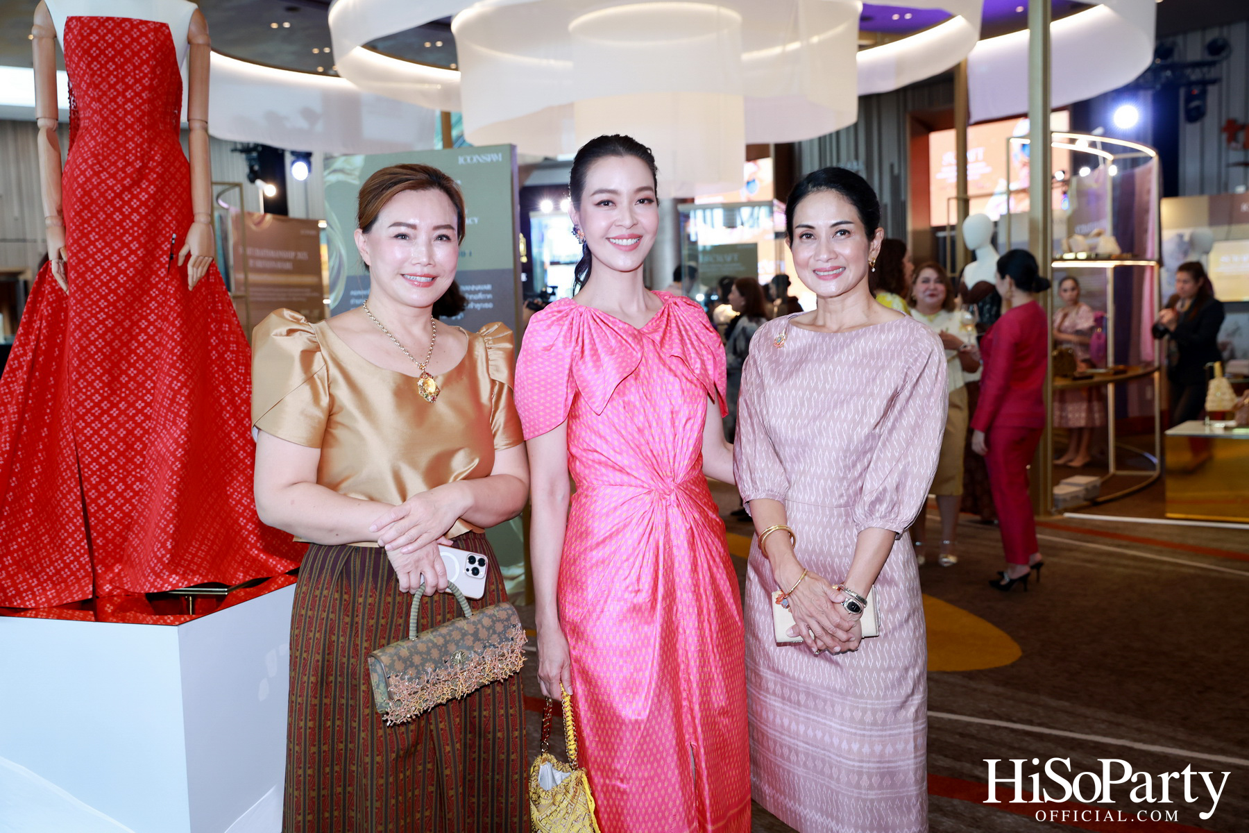 SIRIVANNAVARI ร่วมกับ ICONCRAFT เปิดตัวคอลเลกชันกระเป๋าผ้าไทย ‘S’CRAFT: Craftsmanship 2025