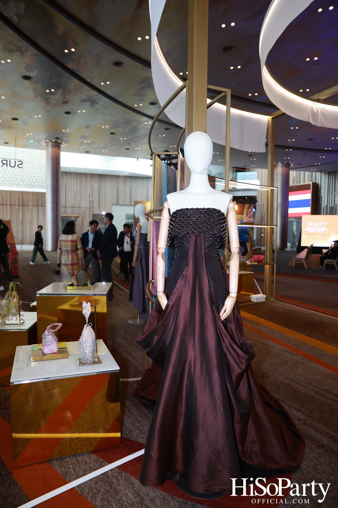 SIRIVANNAVARI ร่วมกับ ICONCRAFT เปิดตัวคอลเลกชันกระเป๋าผ้าไทย ‘S’CRAFT: Craftsmanship 2025