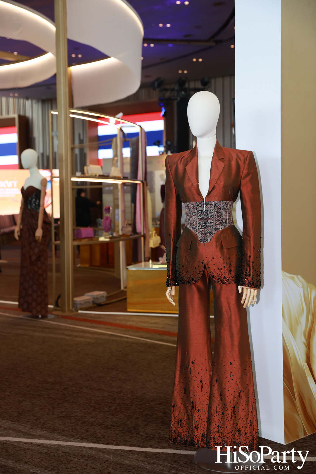 SIRIVANNAVARI ร่วมกับ ICONCRAFT เปิดตัวคอลเลกชันกระเป๋าผ้าไทย ‘S’CRAFT: Craftsmanship 2025