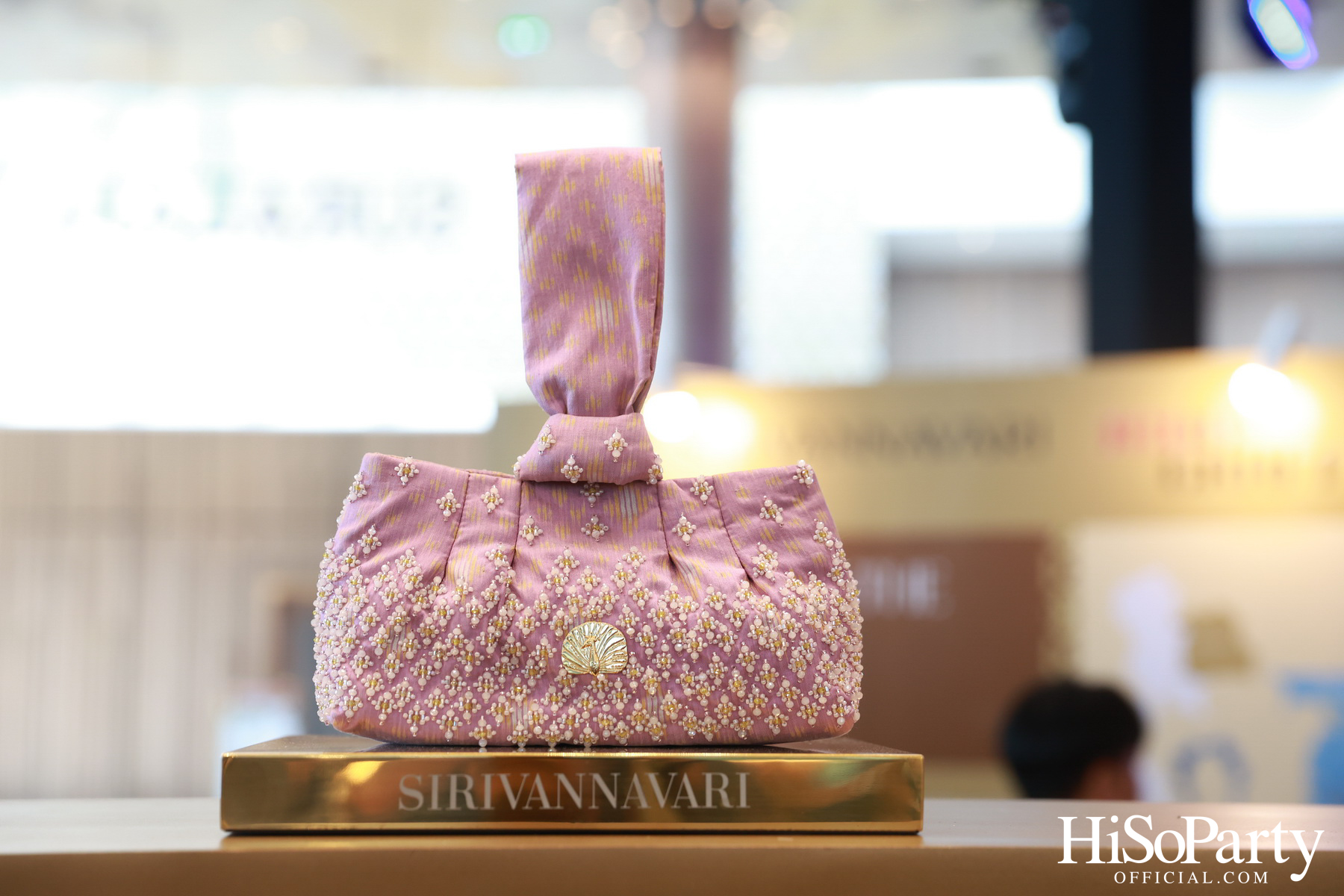 SIRIVANNAVARI ร่วมกับ ICONCRAFT เปิดตัวคอลเลกชันกระเป๋าผ้าไทย ‘S’CRAFT: Craftsmanship 2025