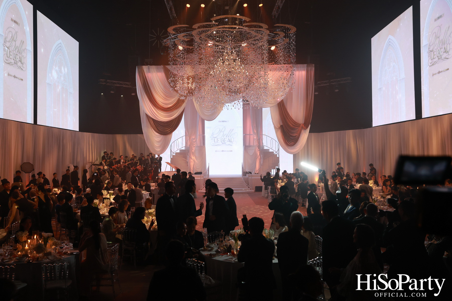 EM DISTRICT เนรมิตค่ำคืนสุดสง่างาม ‘LA BELLE et LE BEAU 2025’ เปิดตัว 15 หนุ่มสาว GEN Z ที่มากด้วยความสามารถ และแพชชั่น