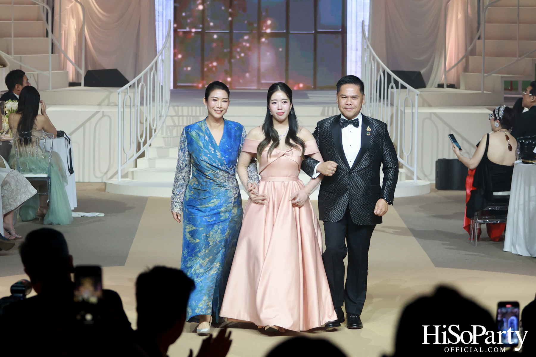 EM DISTRICT เนรมิตค่ำคืนสุดสง่างาม ‘LA BELLE et LE BEAU 2025’ เปิดตัว 15 หนุ่มสาว GEN Z ที่มากด้วยความสามารถ และแพชชั่น