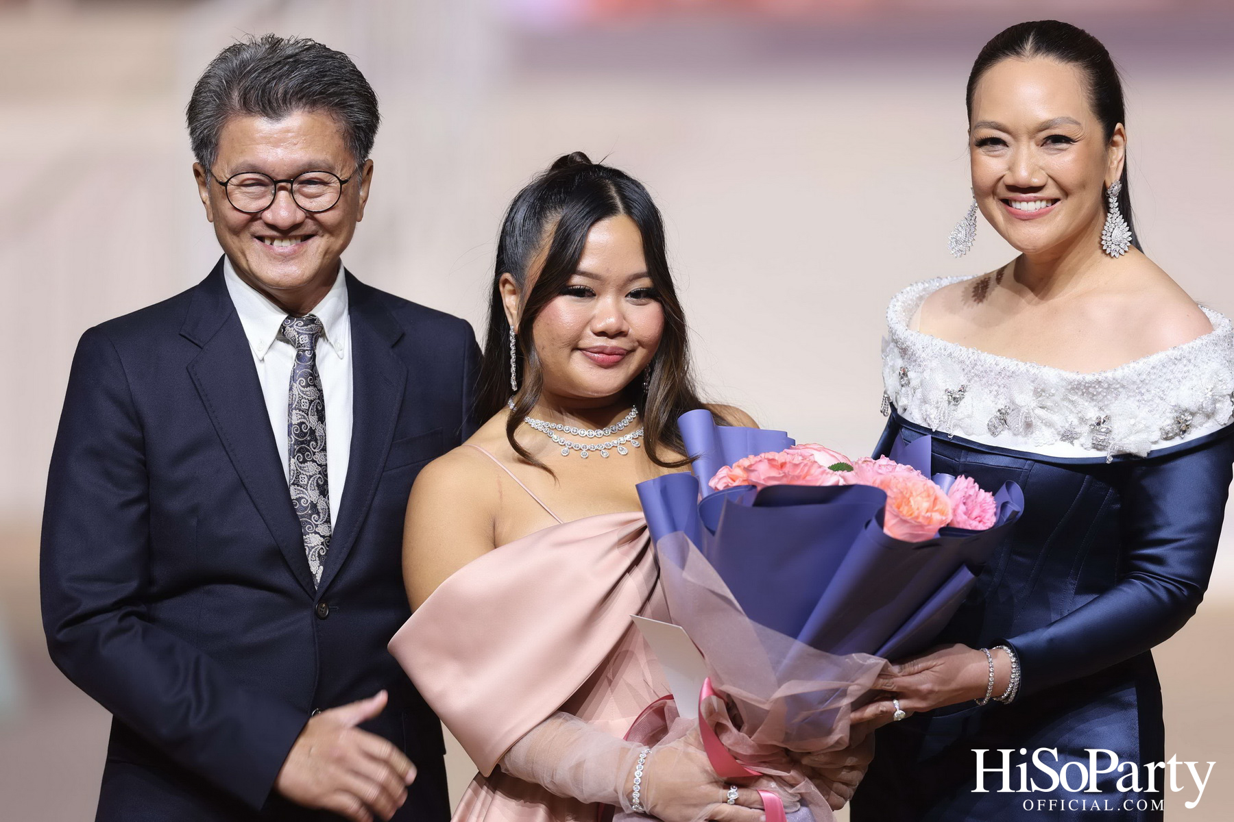 EM DISTRICT เนรมิตค่ำคืนสุดสง่างาม ‘LA BELLE et LE BEAU 2025’ เปิดตัว 15 หนุ่มสาว GEN Z ที่มากด้วยความสามารถ และแพชชั่น