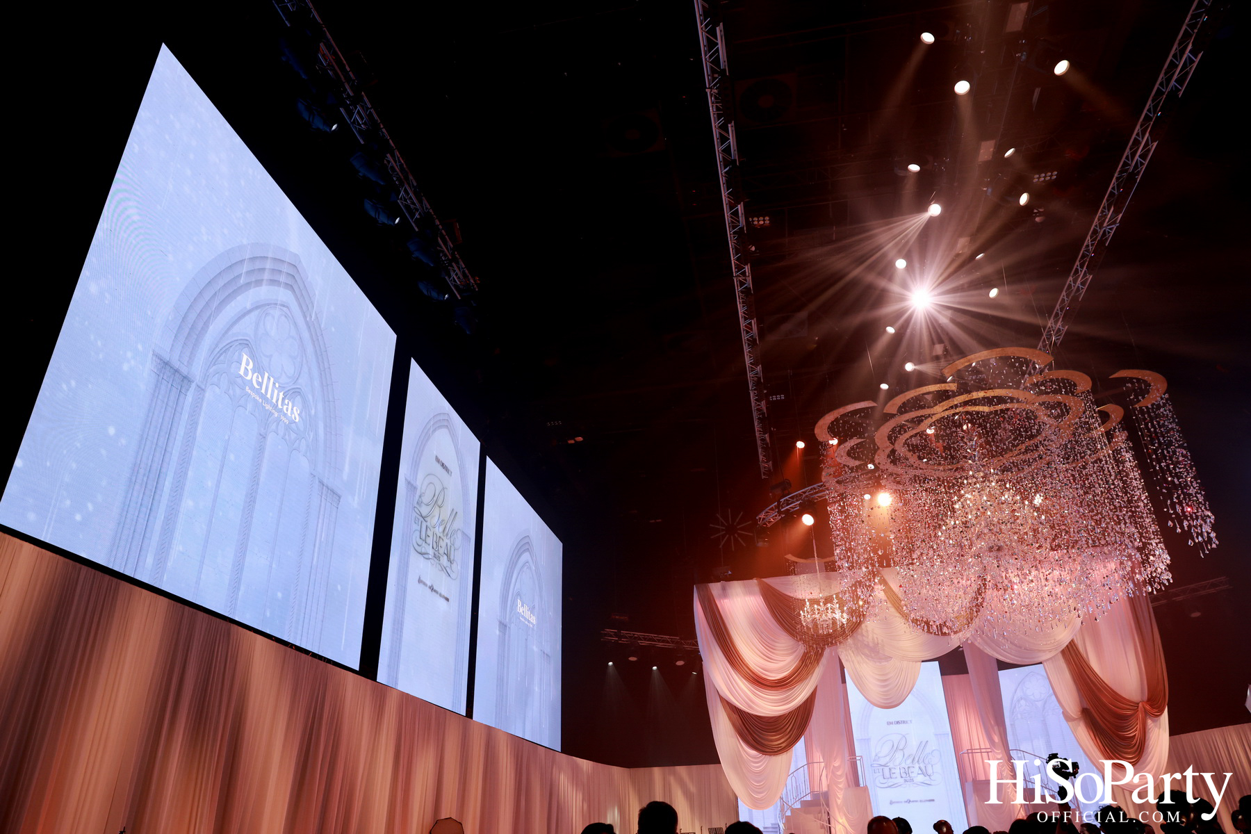 EM DISTRICT เนรมิตค่ำคืนสุดสง่างาม ‘LA BELLE et LE BEAU 2025’ เปิดตัว 15 หนุ่มสาว GEN Z ที่มากด้วยความสามารถ และแพชชั่น