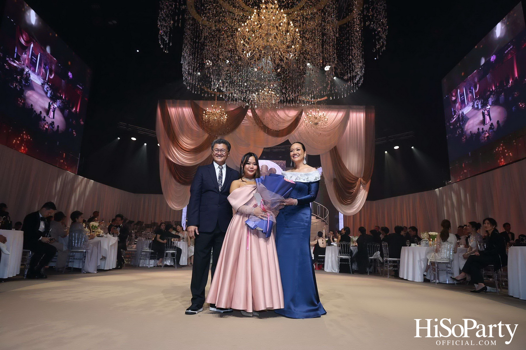 EM DISTRICT เนรมิตค่ำคืนสุดสง่างาม ‘LA BELLE et LE BEAU 2025’ เปิดตัว 15 หนุ่มสาว GEN Z ที่มากด้วยความสามารถ และแพชชั่น