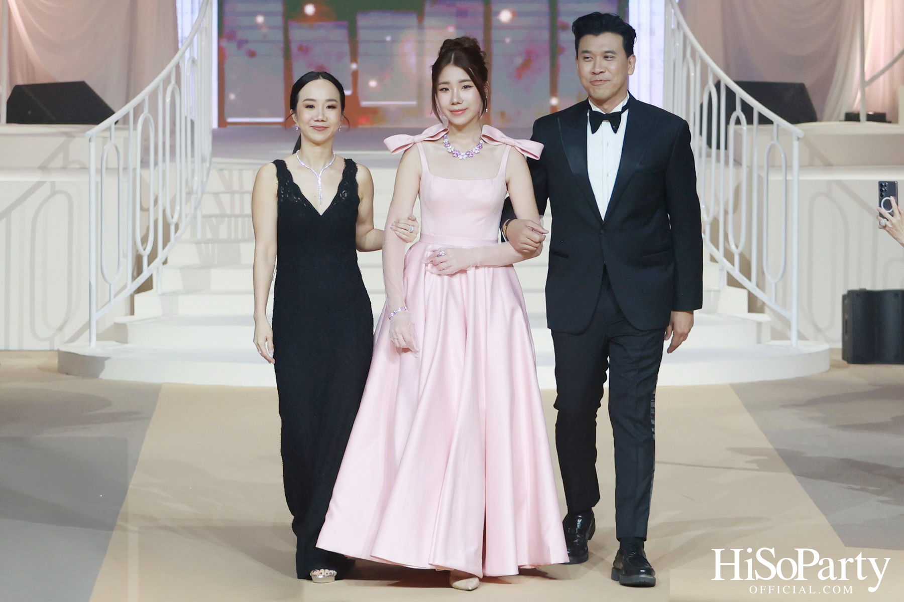 EM DISTRICT เนรมิตค่ำคืนสุดสง่างาม ‘LA BELLE et LE BEAU 2025’ เปิดตัว 15 หนุ่มสาว GEN Z ที่มากด้วยความสามารถ และแพชชั่น