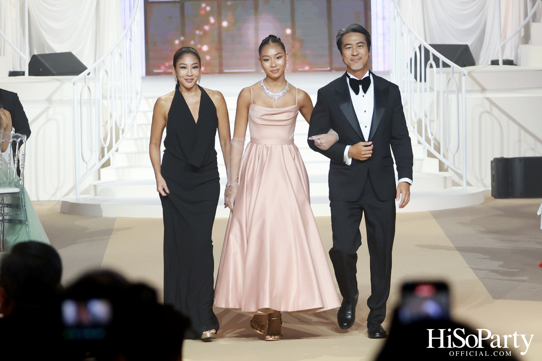 EM DISTRICT เนรมิตค่ำคืนสุดสง่างาม ‘LA BELLE et LE BEAU 2025’ เปิดตัว 15 หนุ่มสาว GEN Z ที่มากด้วยความสามารถ และแพชชั่น