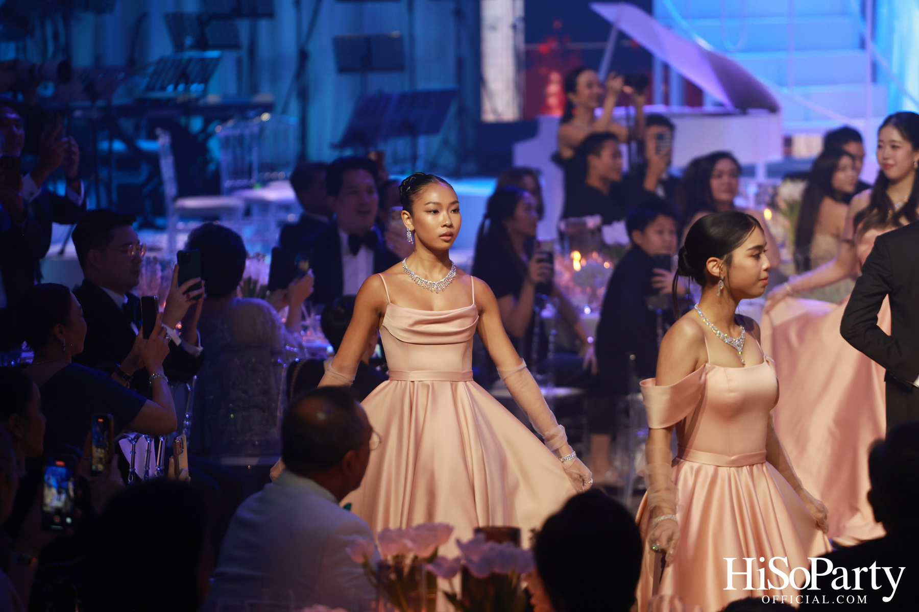 EM DISTRICT เนรมิตค่ำคืนสุดสง่างาม ‘LA BELLE et LE BEAU 2025’ เปิดตัว 15 หนุ่มสาว GEN Z ที่มากด้วยความสามารถ และแพชชั่น