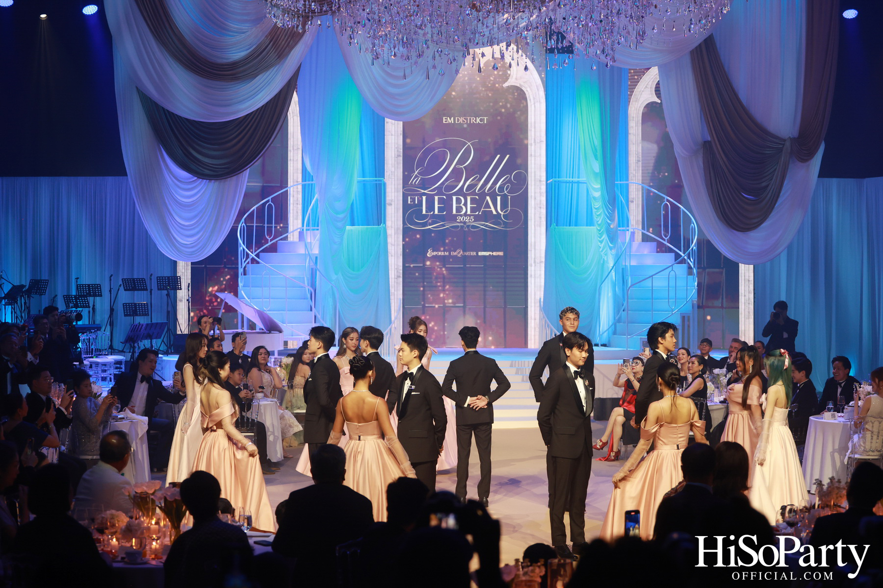 EM DISTRICT เนรมิตค่ำคืนสุดสง่างาม ‘LA BELLE et LE BEAU 2025’ เปิดตัว 15 หนุ่มสาว GEN Z ที่มากด้วยความสามารถ และแพชชั่น