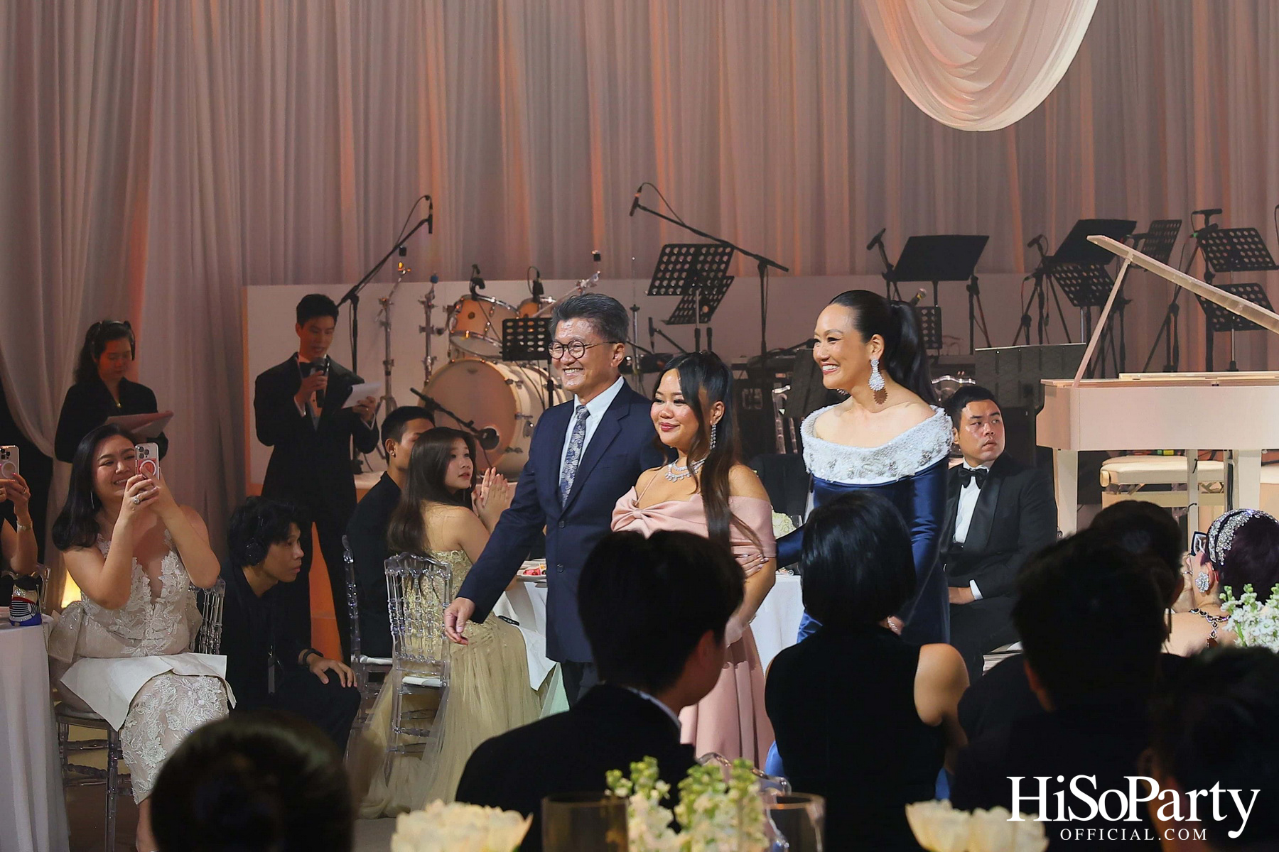 EM DISTRICT เนรมิตค่ำคืนสุดสง่างาม ‘LA BELLE et LE BEAU 2025’ เปิดตัว 15 หนุ่มสาว GEN Z ที่มากด้วยความสามารถ และแพชชั่น