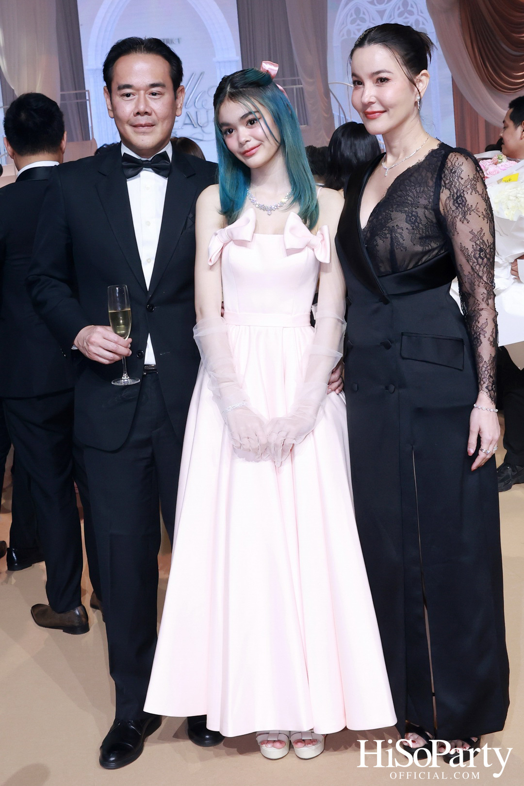 EM DISTRICT เนรมิตค่ำคืนสุดสง่างาม ‘LA BELLE et LE BEAU 2025’ เปิดตัว 15 หนุ่มสาว GEN Z ที่มากด้วยความสามารถ และแพชชั่น