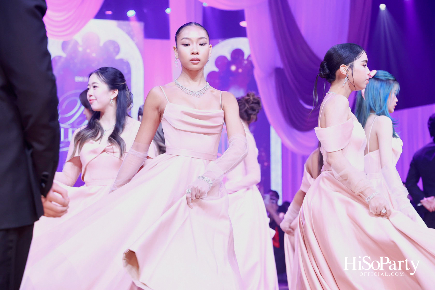 EM DISTRICT เนรมิตค่ำคืนสุดสง่างาม ‘LA BELLE et LE BEAU 2025’ เปิดตัว 15 หนุ่มสาว GEN Z ที่มากด้วยความสามารถ และแพชชั่น