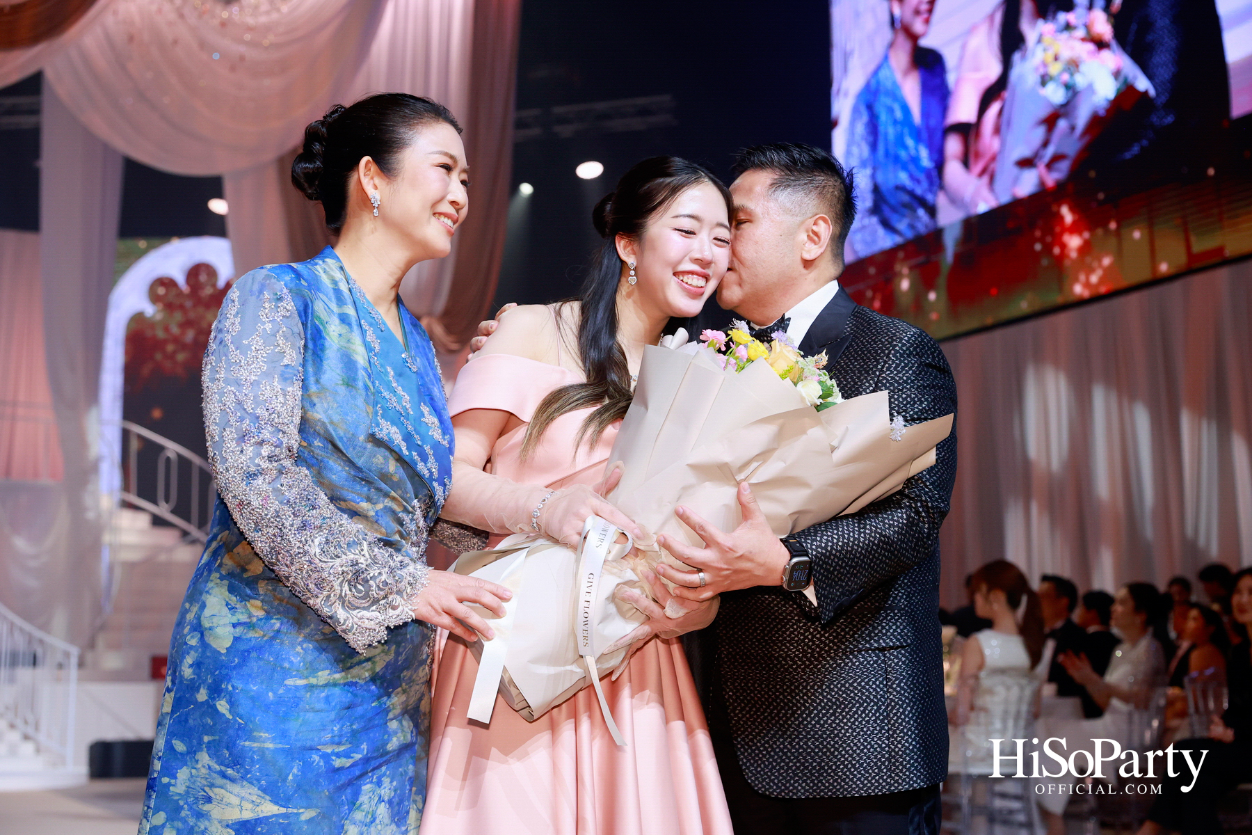 EM DISTRICT เนรมิตค่ำคืนสุดสง่างาม ‘LA BELLE et LE BEAU 2025’ เปิดตัว 15 หนุ่มสาว GEN Z ที่มากด้วยความสามารถ และแพชชั่น