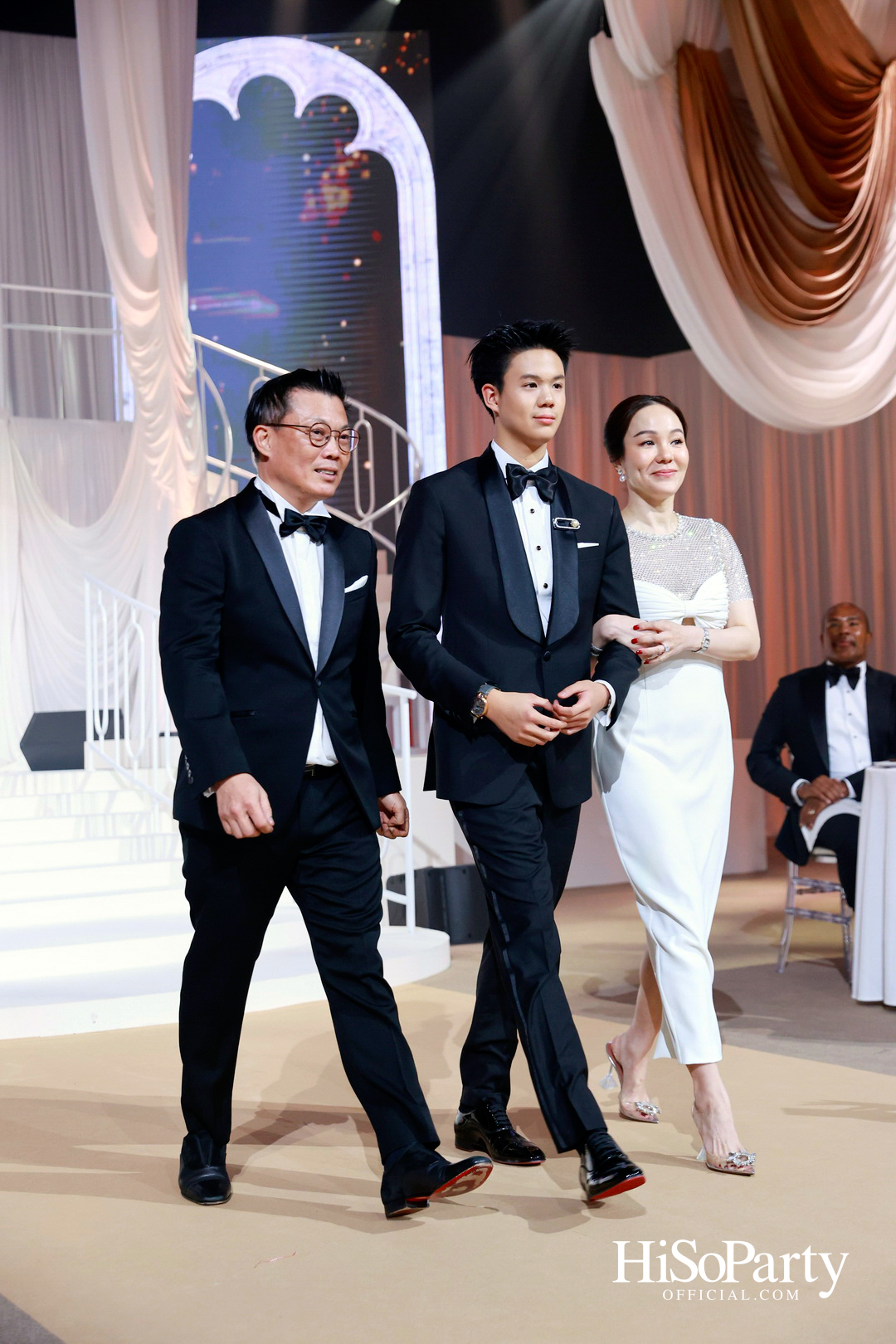 EM DISTRICT เนรมิตค่ำคืนสุดสง่างาม ‘LA BELLE et LE BEAU 2025’ เปิดตัว 15 หนุ่มสาว GEN Z ที่มากด้วยความสามารถ และแพชชั่น