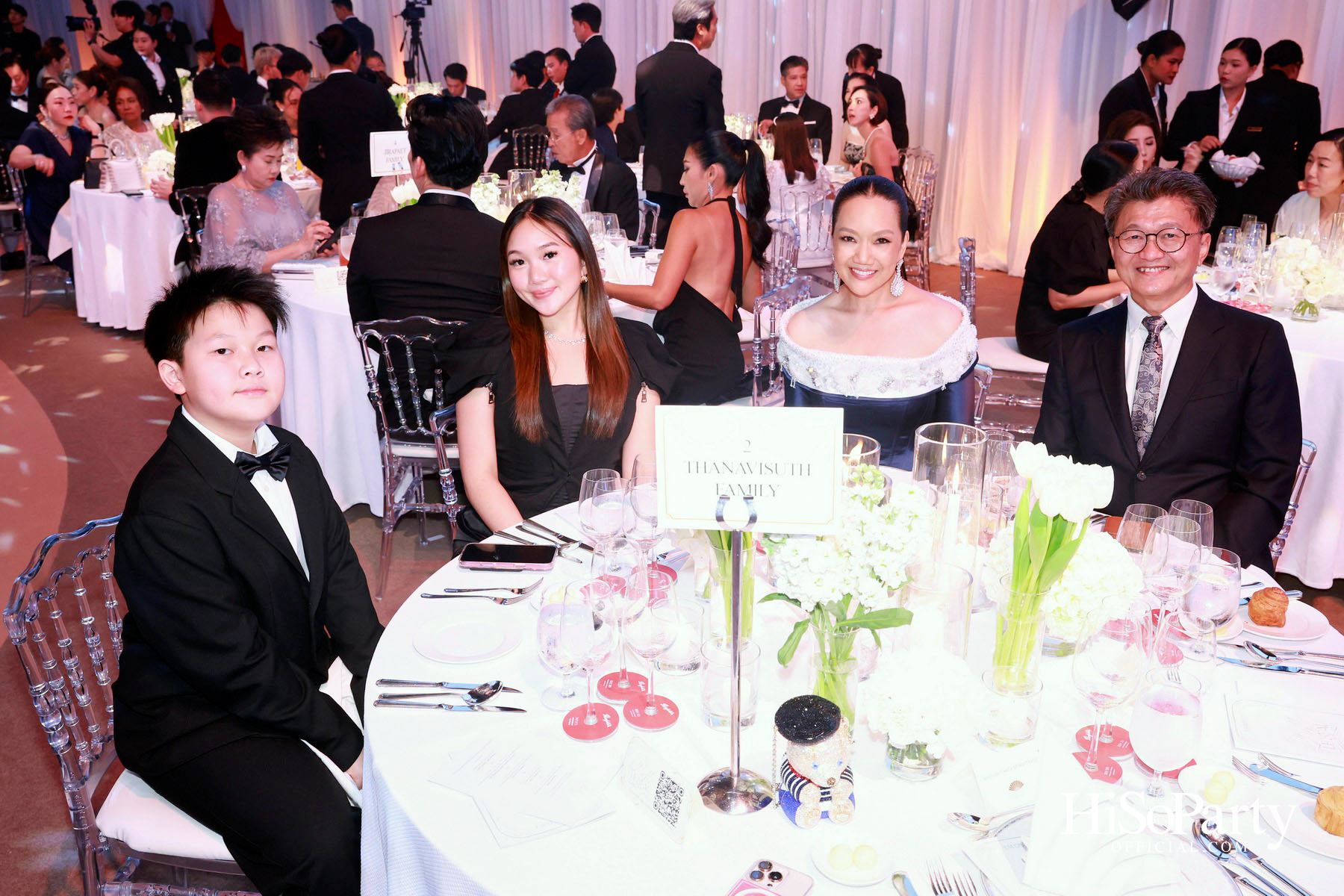 EM DISTRICT เนรมิตค่ำคืนสุดสง่างาม ‘LA BELLE et LE BEAU 2025’ เปิดตัว 15 หนุ่มสาว GEN Z ที่มากด้วยความสามารถ และแพชชั่น