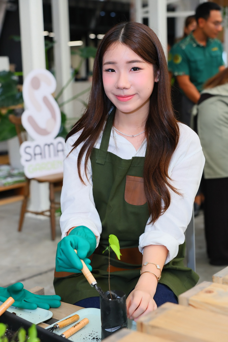 EM DISTRICT ชวน 15 หนุ่มสาว LA BELLE et LE BEAU รุ่น 2 ร่วมกิจกรรมเพื่อสังคม ปลูกต้นกล้าเพื่อโลกสีเขียว