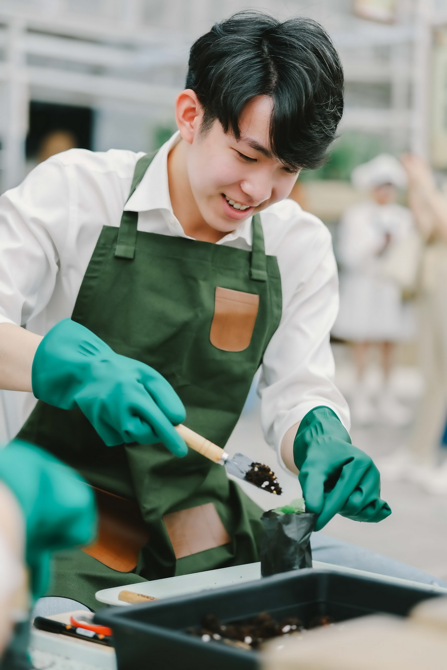 EM DISTRICT ชวน 15 หนุ่มสาว LA BELLE et LE BEAU รุ่น 2 ร่วมกิจกรรมเพื่อสังคม ปลูกต้นกล้าเพื่อโลกสีเขียว