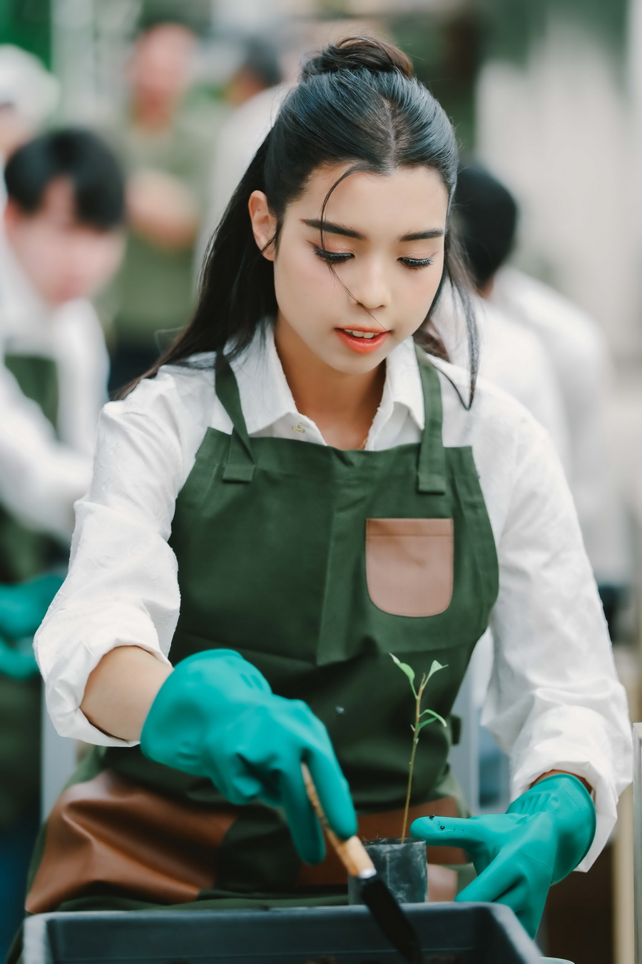 EM DISTRICT ชวน 15 หนุ่มสาว LA BELLE et LE BEAU รุ่น 2 ร่วมกิจกรรมเพื่อสังคม ปลูกต้นกล้าเพื่อโลกสีเขียว