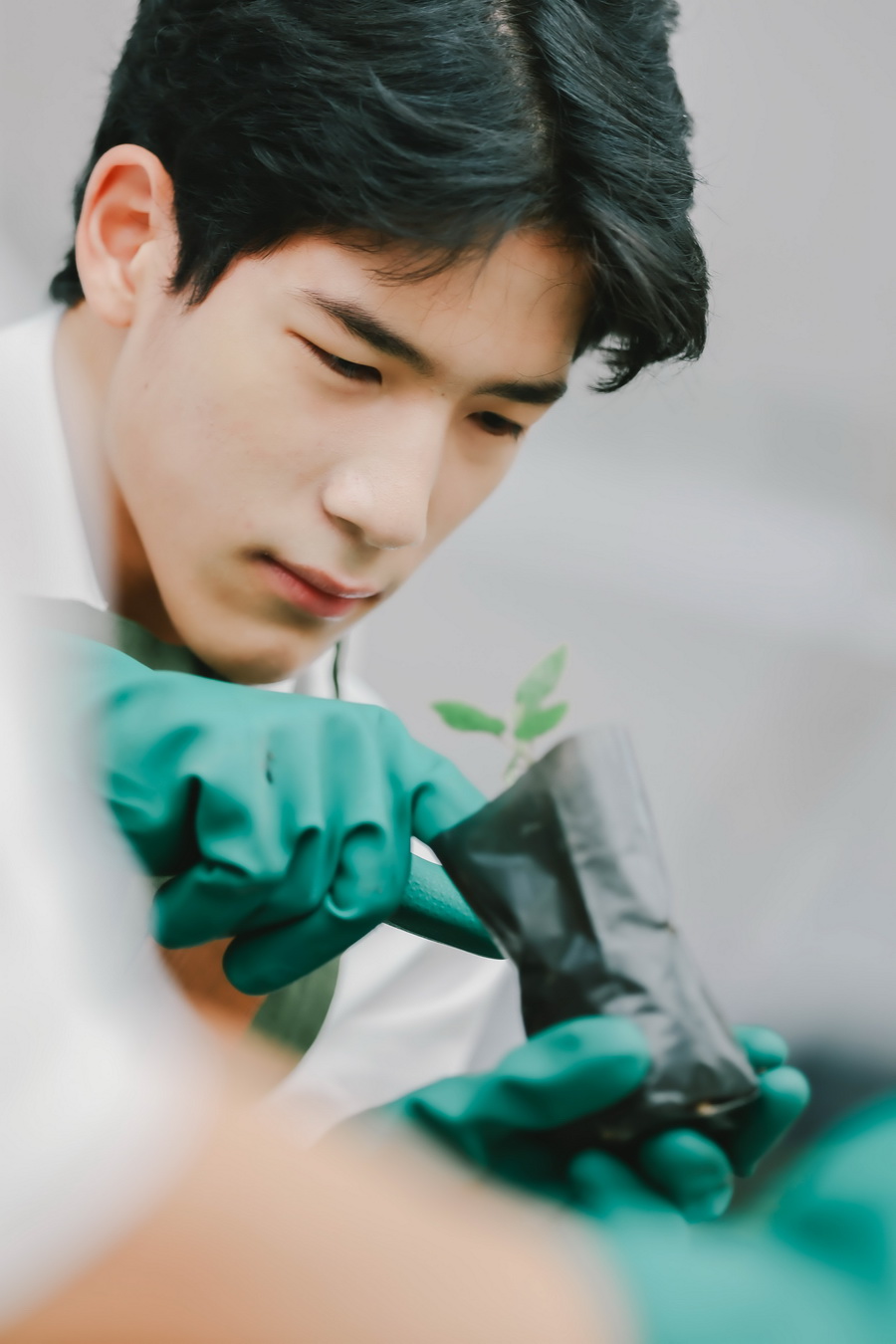 EM DISTRICT ชวน 15 หนุ่มสาว LA BELLE et LE BEAU รุ่น 2 ร่วมกิจกรรมเพื่อสังคม ปลูกต้นกล้าเพื่อโลกสีเขียว