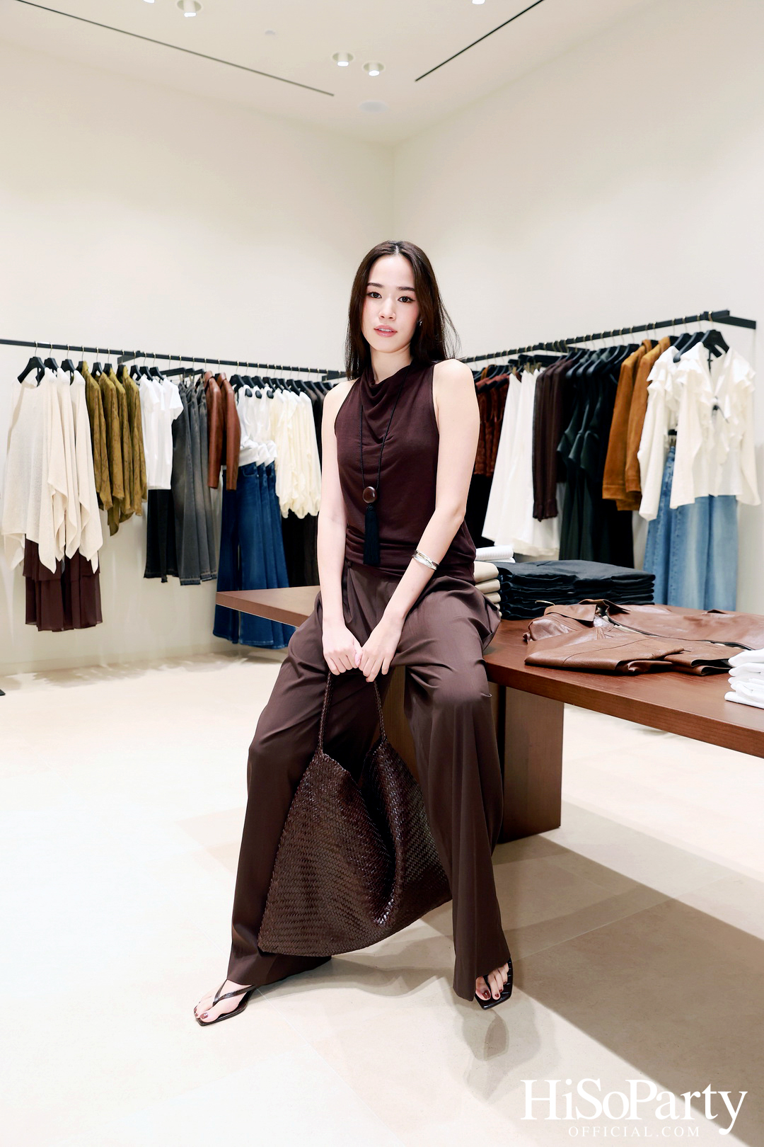 Massimo Dutti เปิดแฟลกชิพสโตร์โฉมใหม่ ณ ICONSIAM พร้อมเปิดตัวคอลเลกชันล่าสุดและนิทรรศการศิลป์จาก PHKA Studio