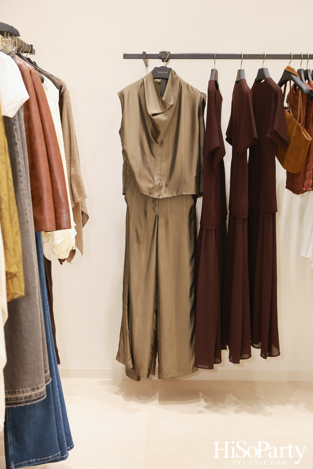 Massimo Dutti เปิดแฟลกชิพสโตร์โฉมใหม่ ณ ICONSIAM พร้อมเปิดตัวคอลเลกชันล่าสุดและนิทรรศการศิลป์จาก PHKA Studio