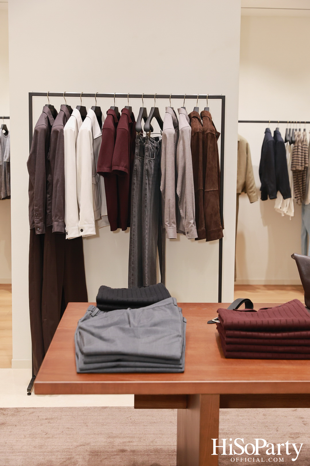Massimo Dutti เปิดแฟลกชิพสโตร์โฉมใหม่ ณ ICONSIAM พร้อมเปิดตัวคอลเลกชันล่าสุดและนิทรรศการศิลป์จาก PHKA Studio