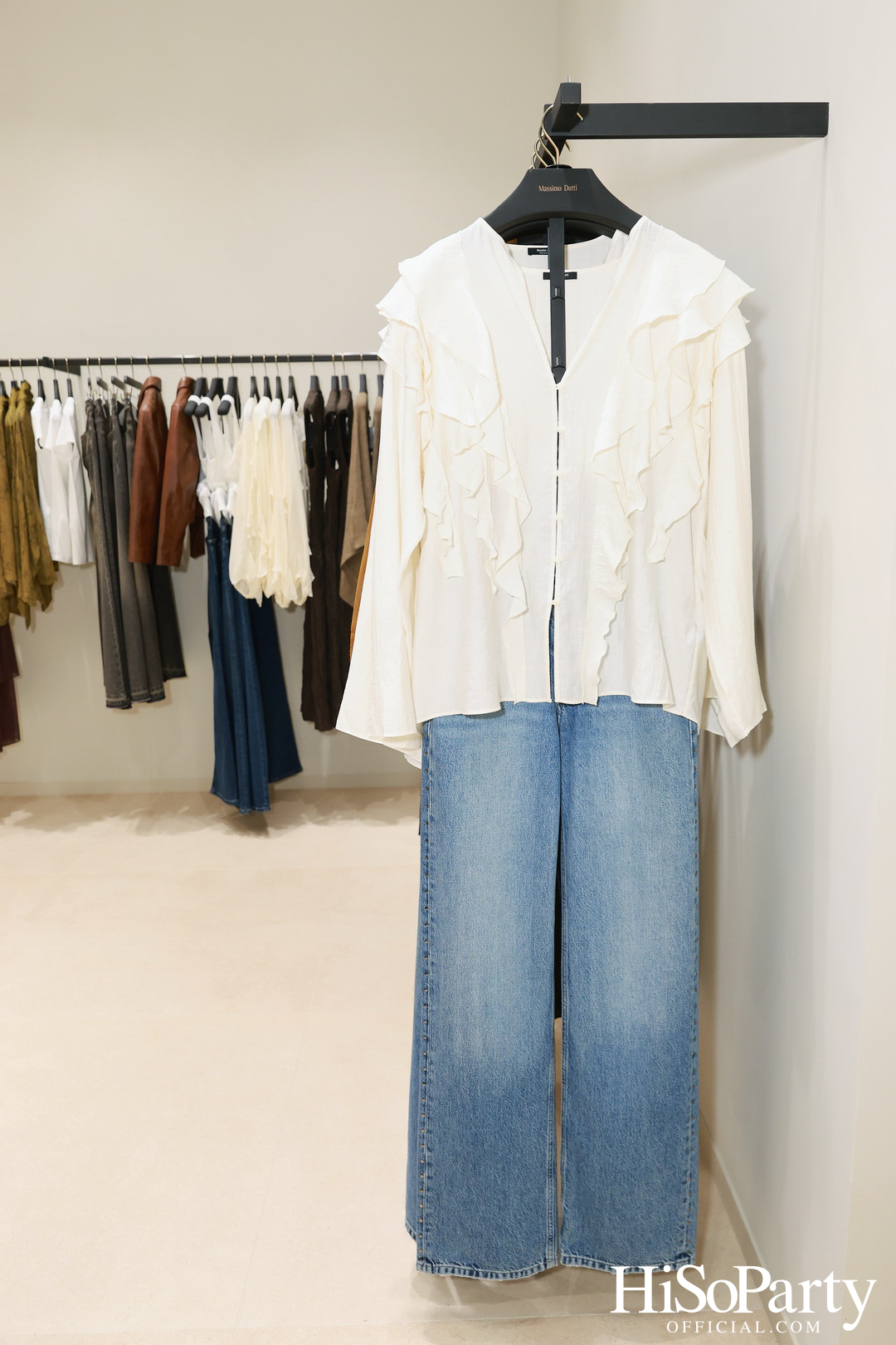 Massimo Dutti เปิดแฟลกชิพสโตร์โฉมใหม่ ณ ICONSIAM พร้อมเปิดตัวคอลเลกชันล่าสุดและนิทรรศการศิลป์จาก PHKA Studio