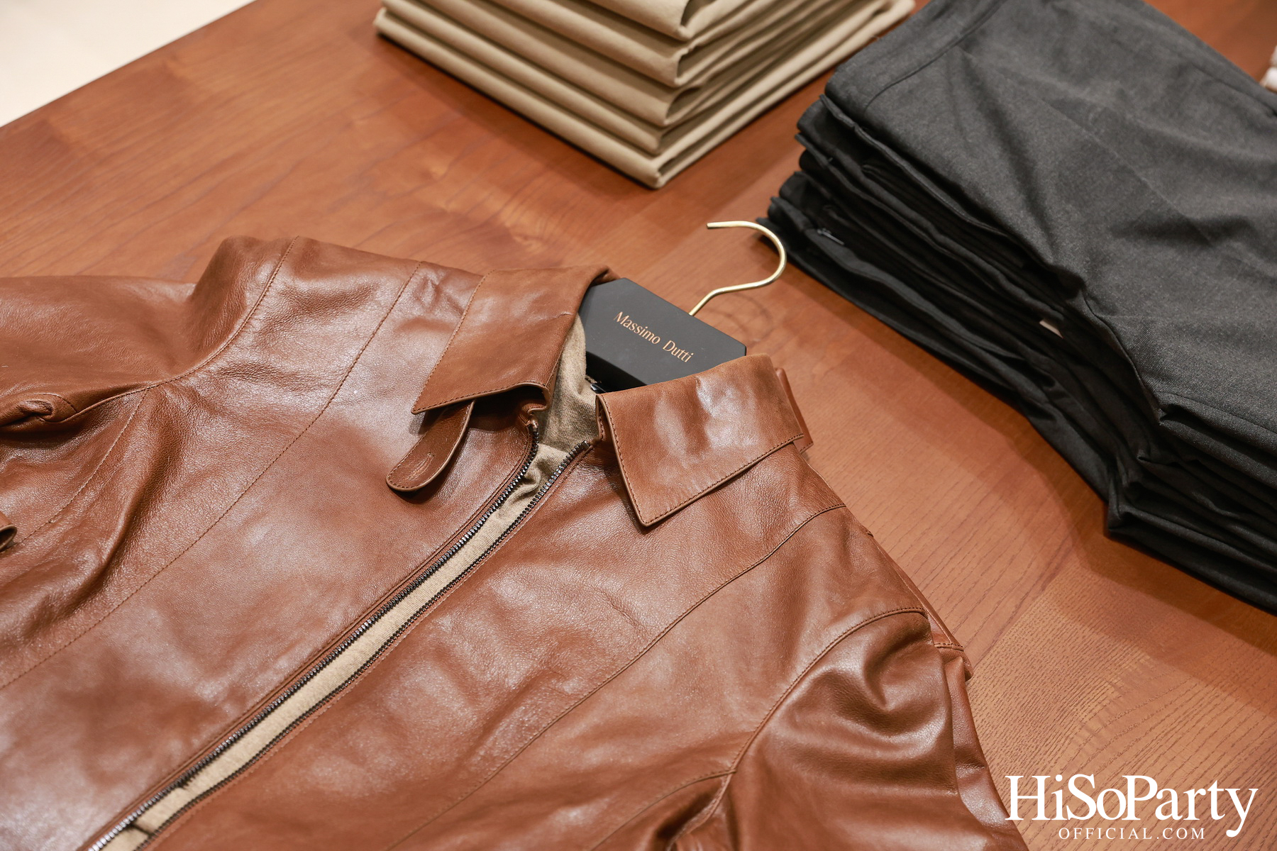 Massimo Dutti เปิดแฟลกชิพสโตร์โฉมใหม่ ณ ICONSIAM พร้อมเปิดตัวคอลเลกชันล่าสุดและนิทรรศการศิลป์จาก PHKA Studio