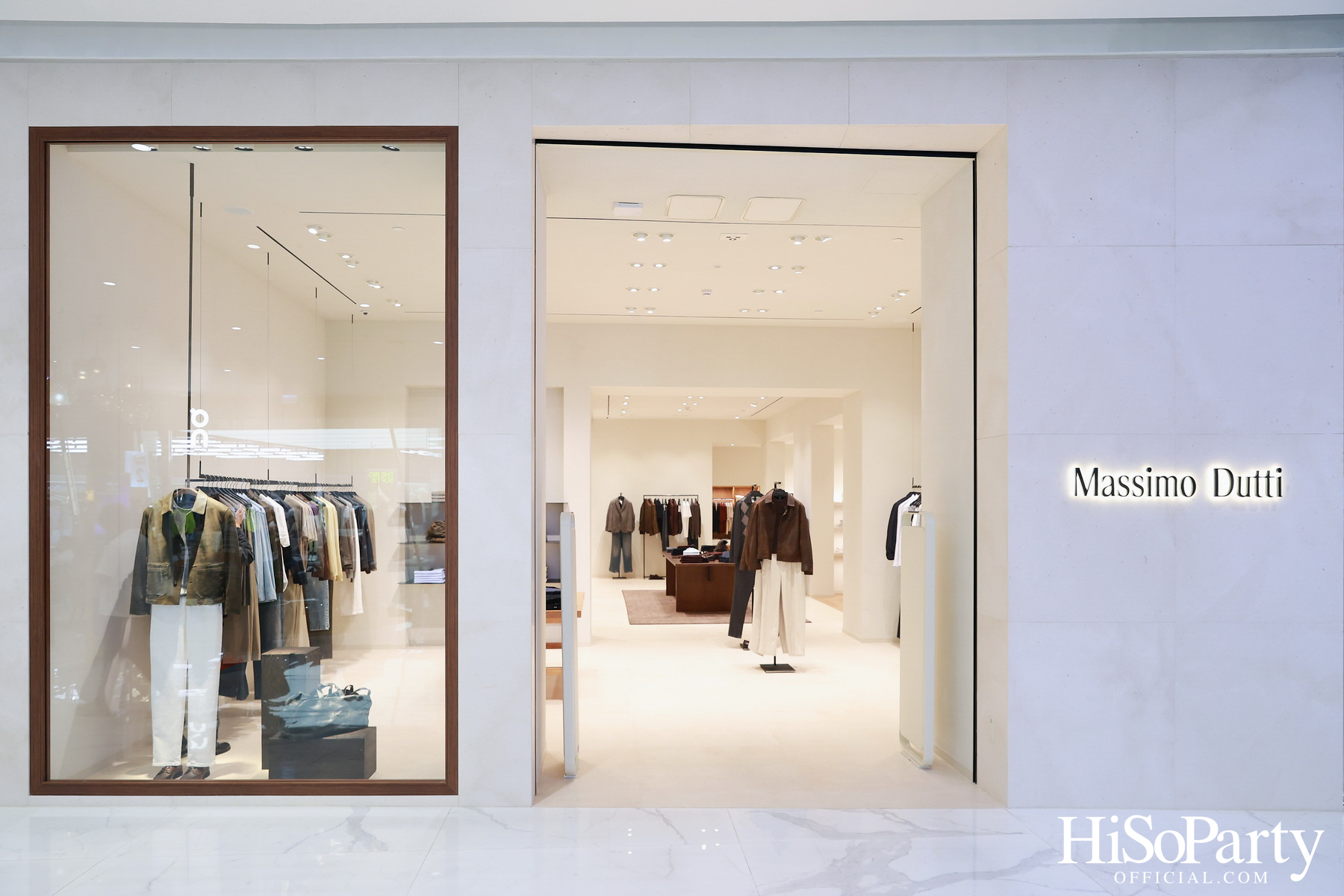 Massimo Dutti เปิดแฟลกชิพสโตร์โฉมใหม่ ณ ICONSIAM พร้อมเปิดตัวคอลเลกชันล่าสุดและนิทรรศการศิลป์จาก PHKA Studio