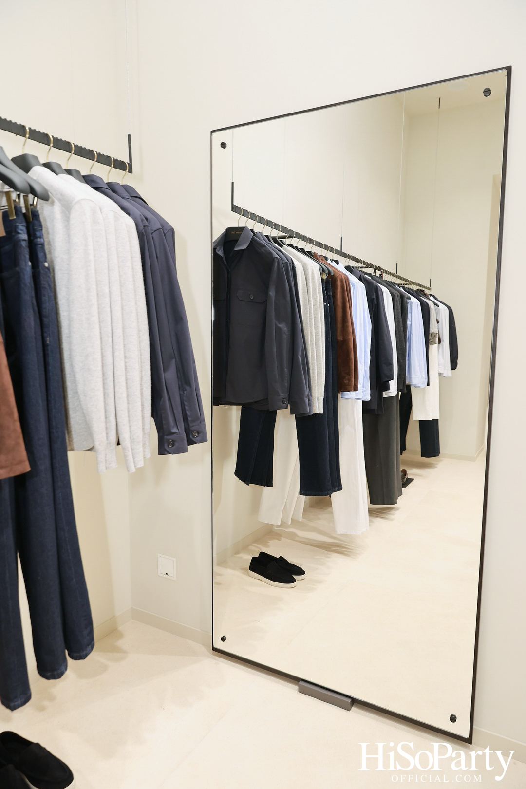 Massimo Dutti เปิดแฟลกชิพสโตร์โฉมใหม่ ณ ICONSIAM พร้อมเปิดตัวคอลเลกชันล่าสุดและนิทรรศการศิลป์จาก PHKA Studio