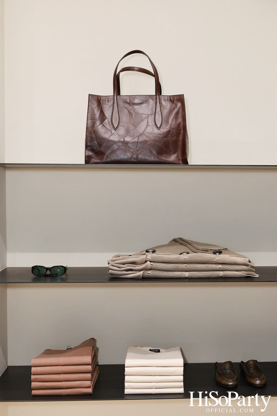 Massimo Dutti เปิดแฟลกชิพสโตร์โฉมใหม่ ณ ICONSIAM พร้อมเปิดตัวคอลเลกชันล่าสุดและนิทรรศการศิลป์จาก PHKA Studio