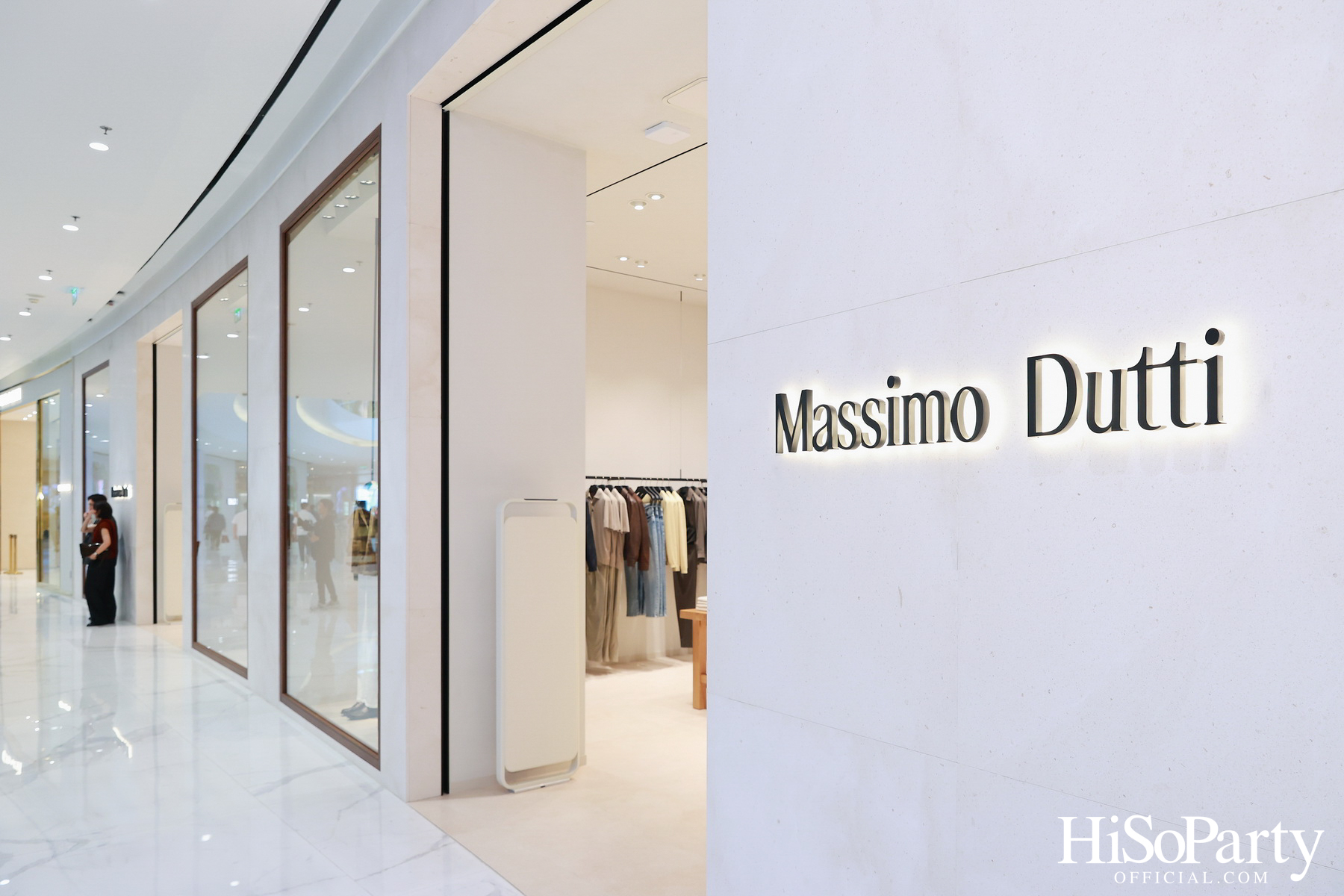 Massimo Dutti เปิดแฟลกชิพสโตร์โฉมใหม่ ณ ICONSIAM พร้อมเปิดตัวคอลเลกชันล่าสุดและนิทรรศการศิลป์จาก PHKA Studio