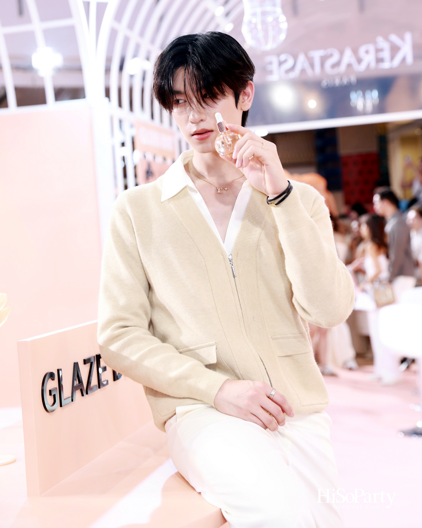 Kérastase เปิดตัว ‘Gloss Absolu’ คอลเลกชันใหม่ ครั้งแรก! กับเทคโนโลยี Hydra-Glazing เพื่อผมเงางามระดับโอตกูตูร์