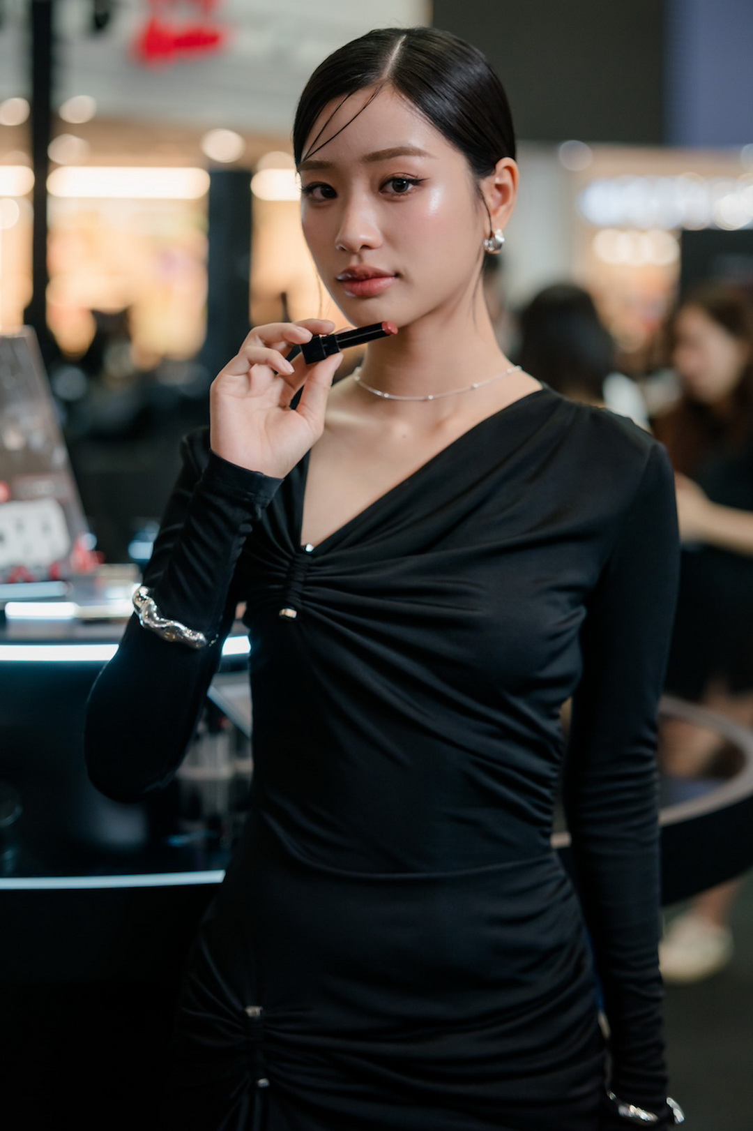 KATE ร่วมกับ EVEANDBOY และ เดอะมอลล์ไลฟ์สโตร์ บางกะปิ จัดงาน ‘LIGHTS ON SHADOW’ Event