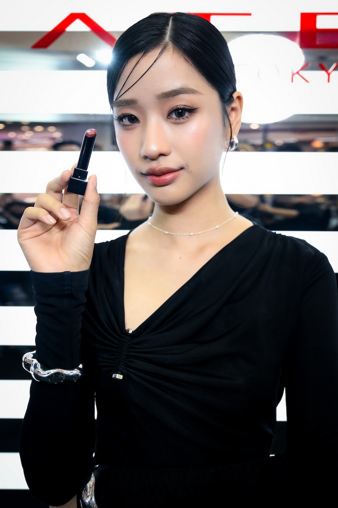 KATE ร่วมกับ EVEANDBOY และ เดอะมอลล์ไลฟ์สโตร์ บางกะปิ จัดงาน ‘LIGHTS ON SHADOW’ Event