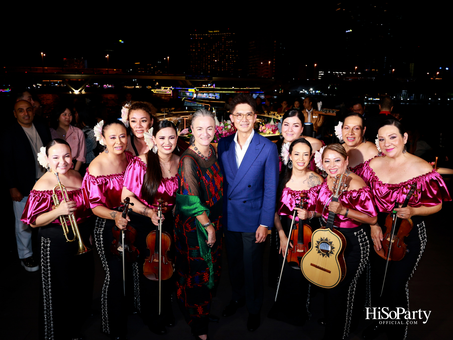 กาล่าดินเนอร์คอนเสิร์ตโดย Mariachi Bonitas de Dinorah บนเรือแซฟฟรอน เฉลิมฉลอง 50 ปี ความสัมพันธ์ทางการทูตไทย–เม็กซิโก