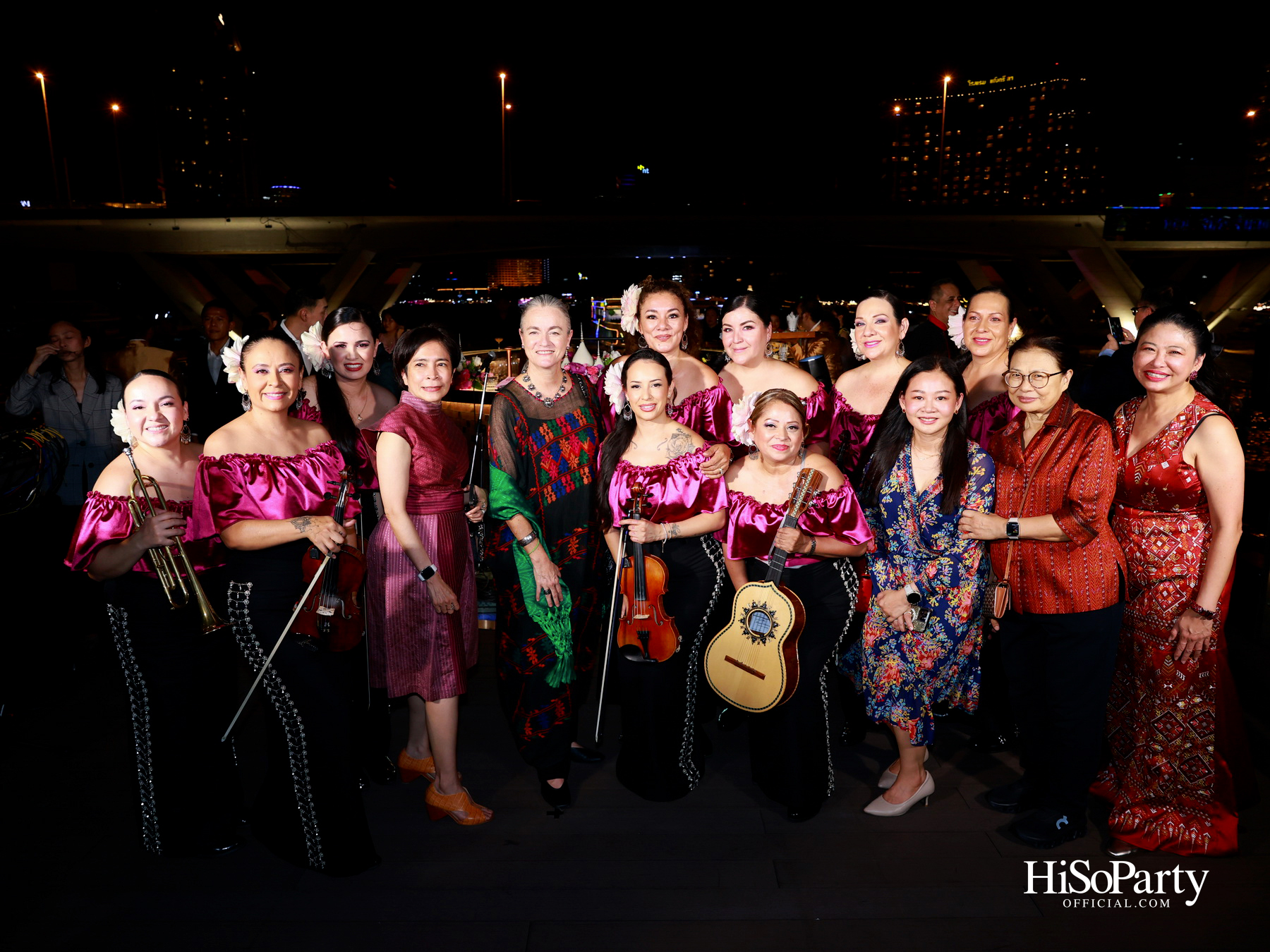 กาล่าดินเนอร์คอนเสิร์ตโดย Mariachi Bonitas de Dinorah บนเรือแซฟฟรอน เฉลิมฉลอง 50 ปี ความสัมพันธ์ทางการทูตไทย–เม็กซิโก