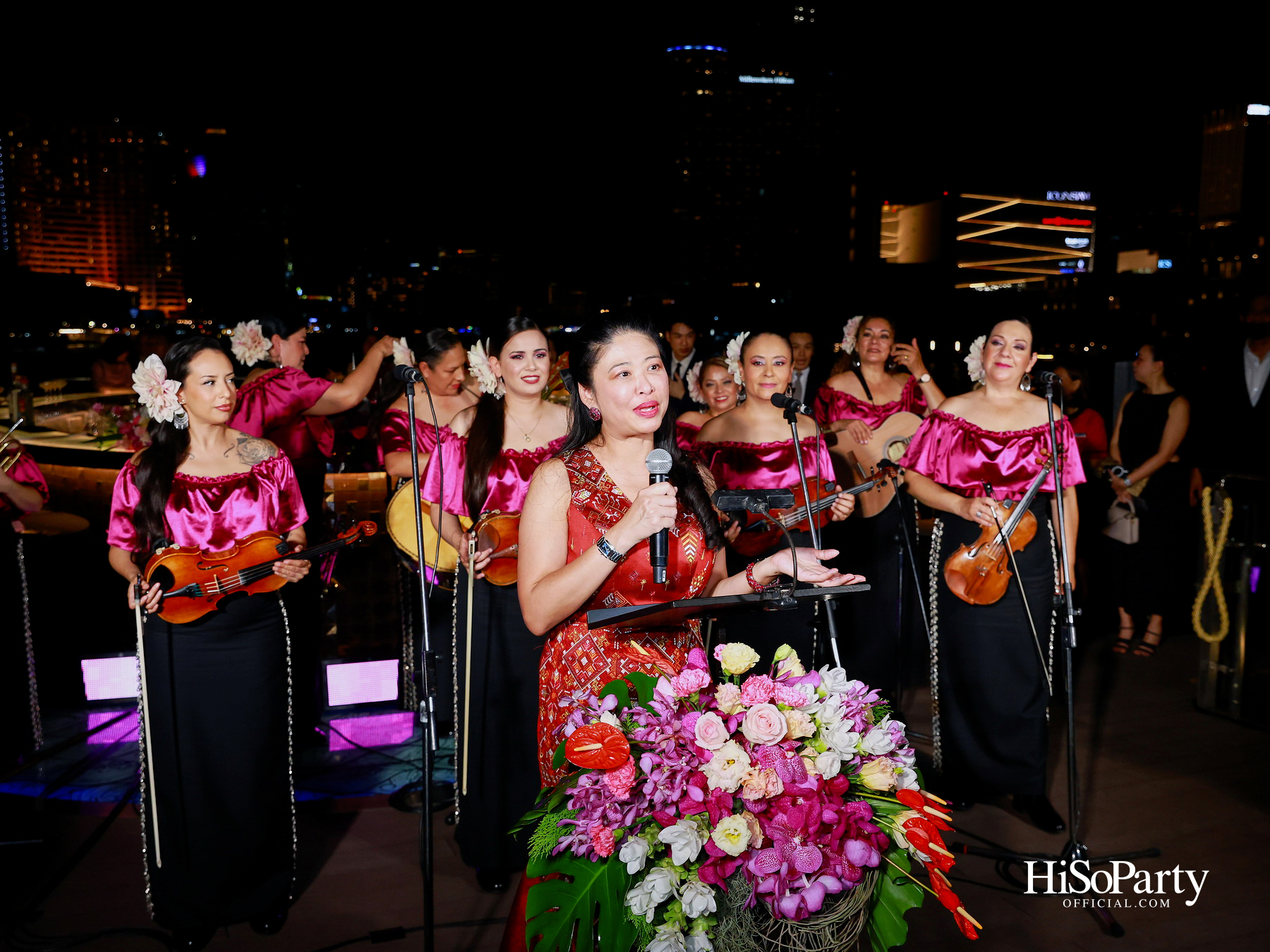 กาล่าดินเนอร์คอนเสิร์ตโดย Mariachi Bonitas de Dinorah บนเรือแซฟฟรอน เฉลิมฉลอง 50 ปี ความสัมพันธ์ทางการทูตไทย–เม็กซิโก